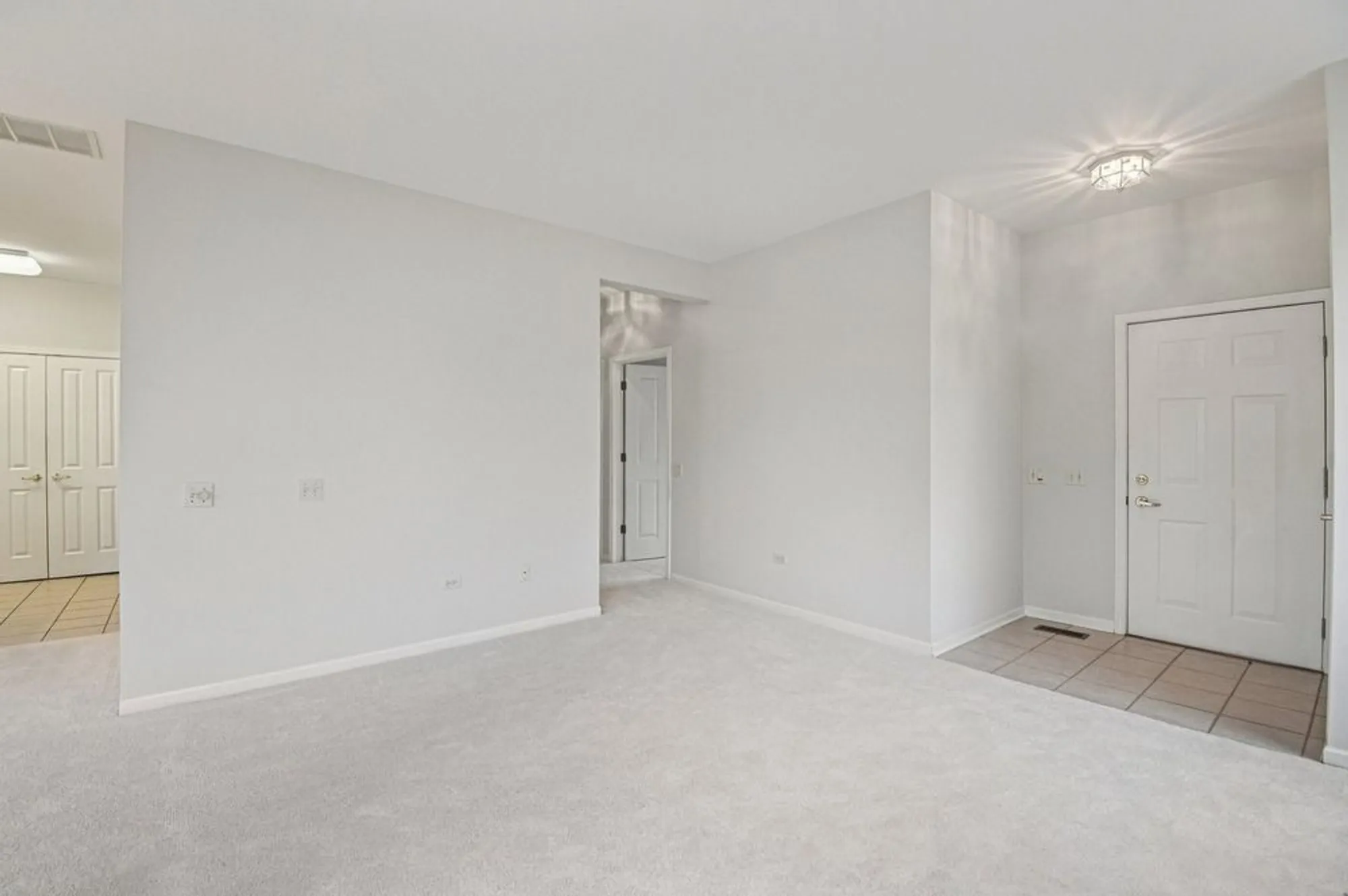 Property Slideshow image 4 of 20 | , Huntley, IL, 60142