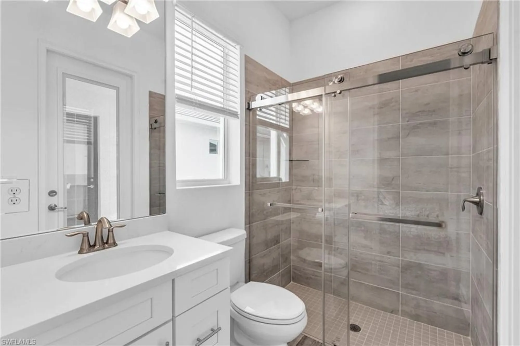 Property Slideshow image 32 of 46 | 14044 blue bay cir, Fort Myers, FL, 33913