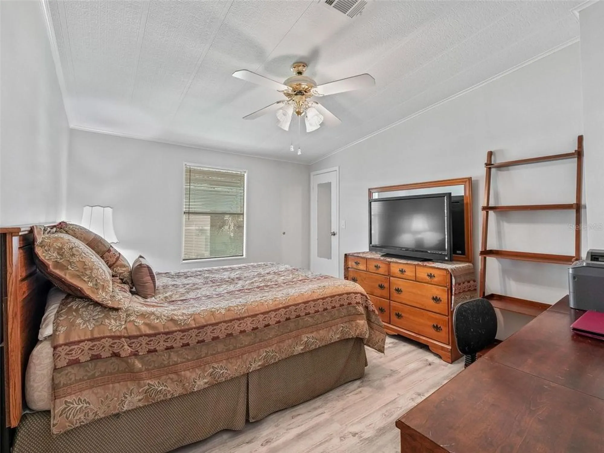 Property Slideshow image 20 of 37 | 1708 lauren ln, Lady Lake, FL, 32159