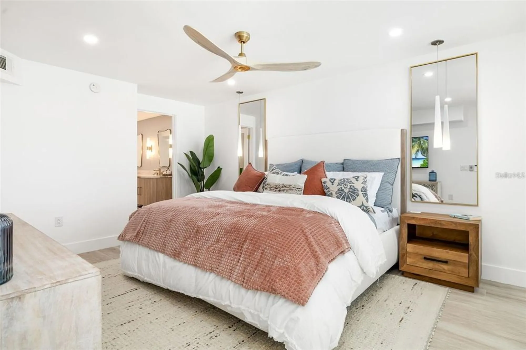 Property Slideshow image 35 of 69 | 19 whispering sands dr apt 302, Sarasota, FL, 34242