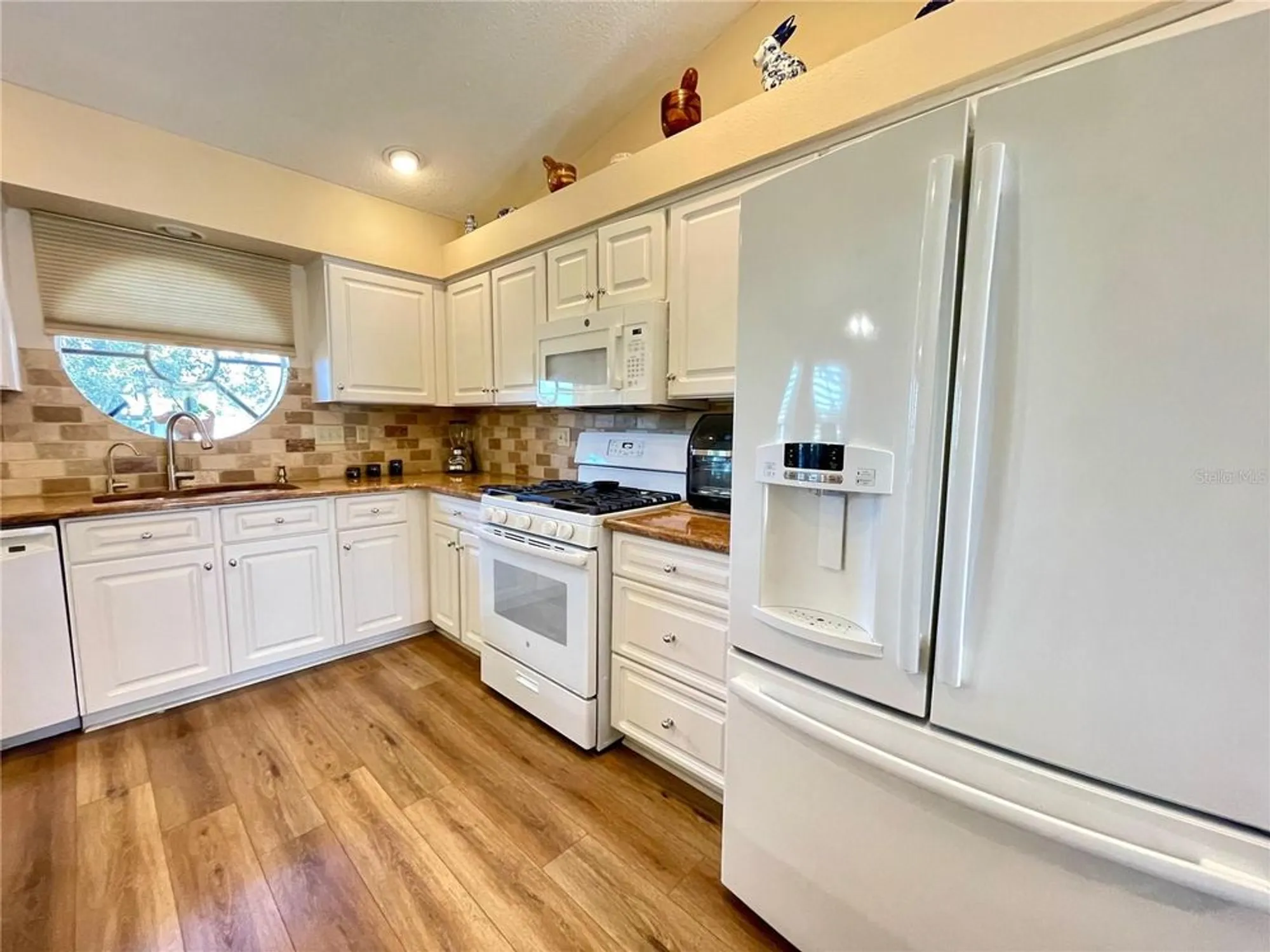 Property Slideshow image 34 of 45 | 6323 silver lakes dr, Lakeland, FL, 33810