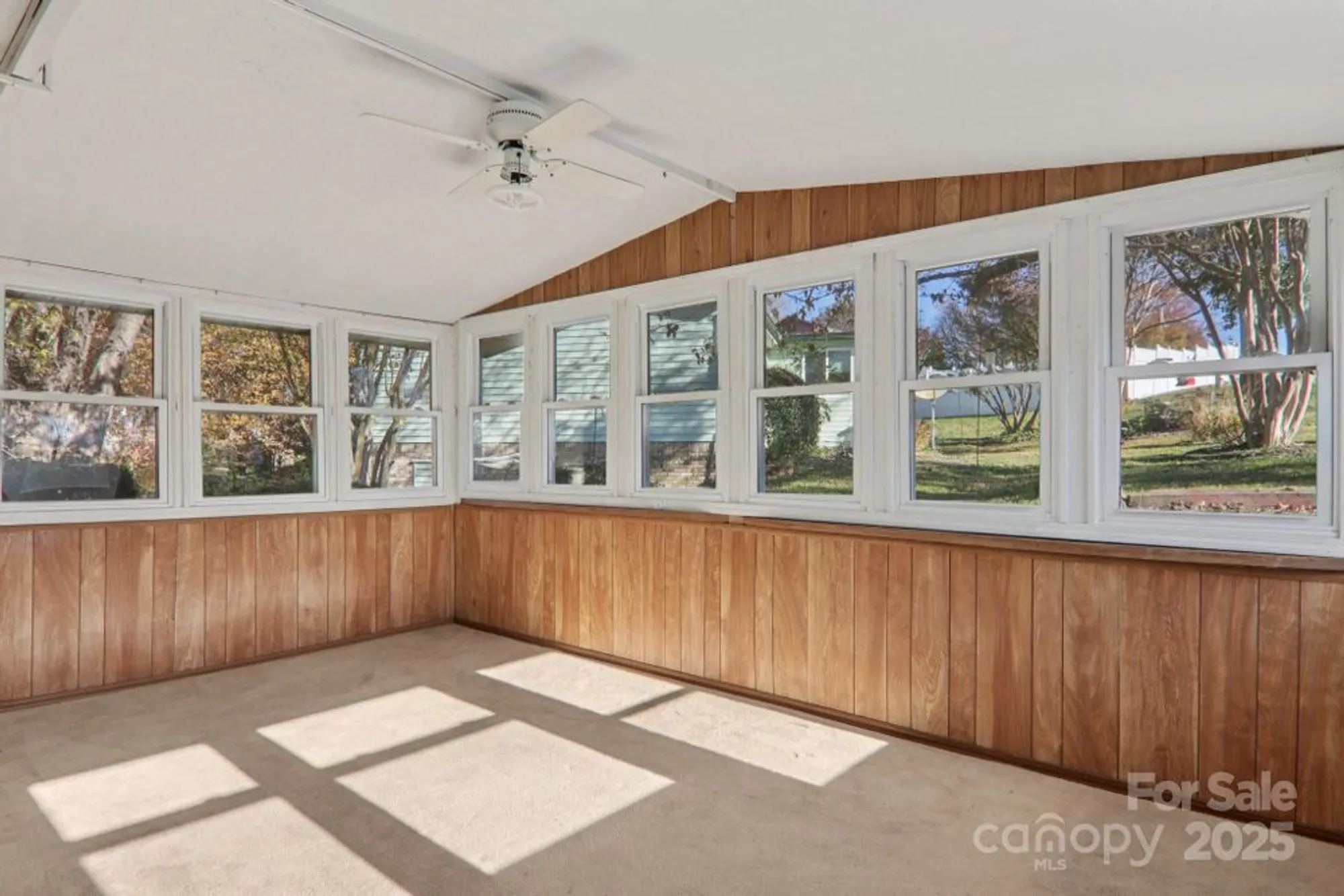 Property Slideshow image 34 of 44 | 201 cranbrook cir, Hendersonville, NC, 28792