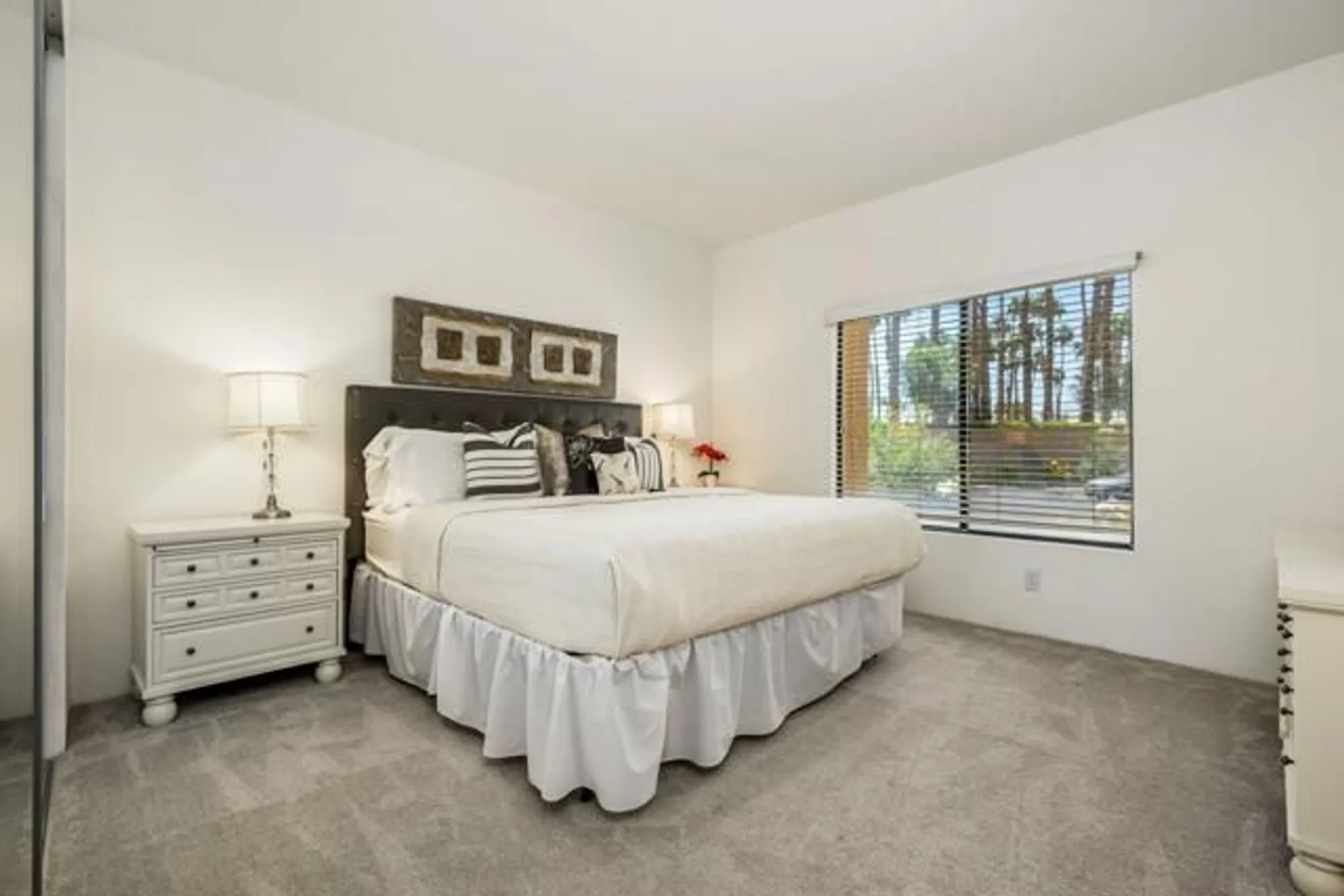 Property Slideshow image 20 of 24 | 55105 oakhill, La Quinta, CA, 92253