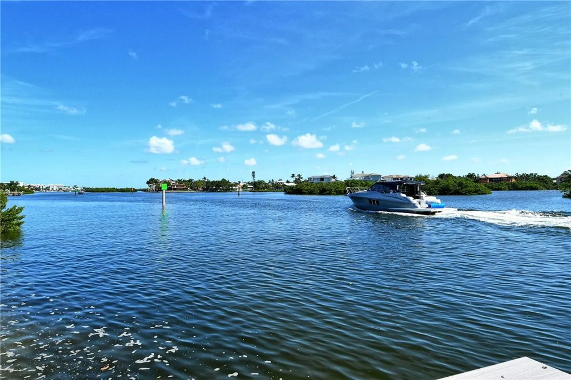 Property Slideshow image 38 of 62 | 1250 n portofino dr apt 208, Sarasota, FL, 34242