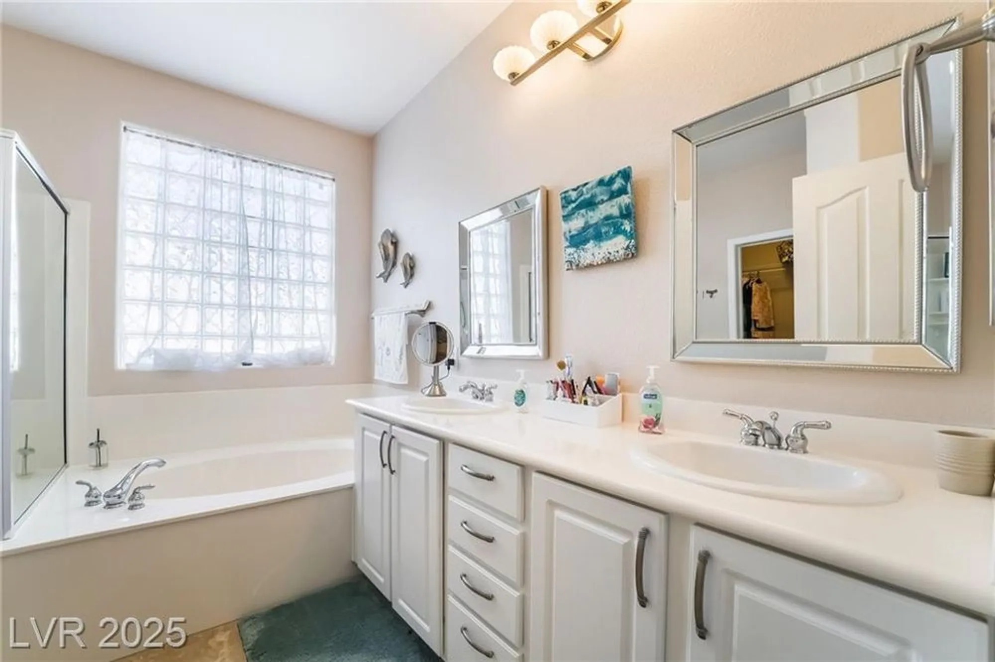 Property Slideshow image 8 of 40 | 2318 black river falls dr, Henderson, NV, 89044