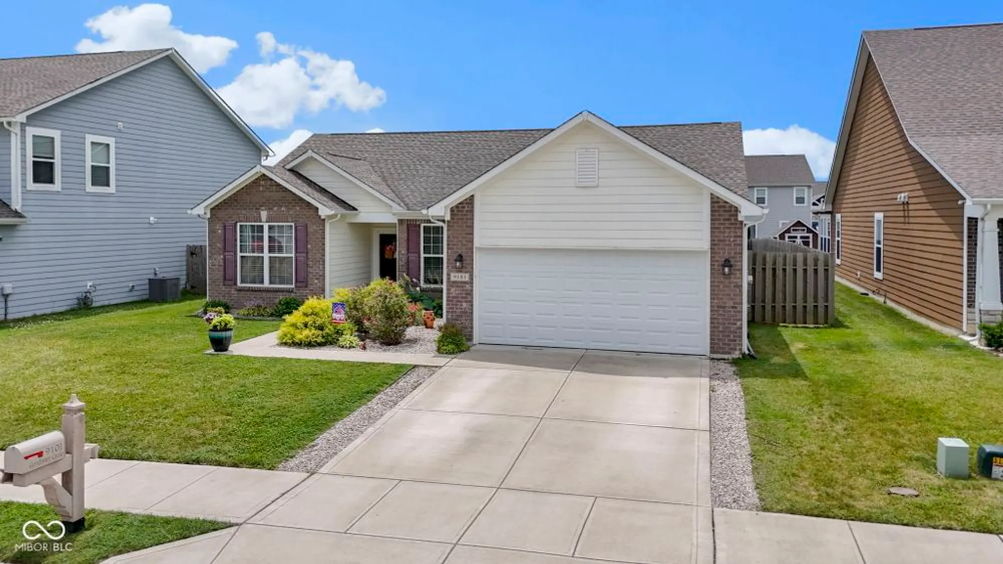 Property Slideshow image 4 of 64 | 9101 gordimer cir, Indianapolis, IN, 46239