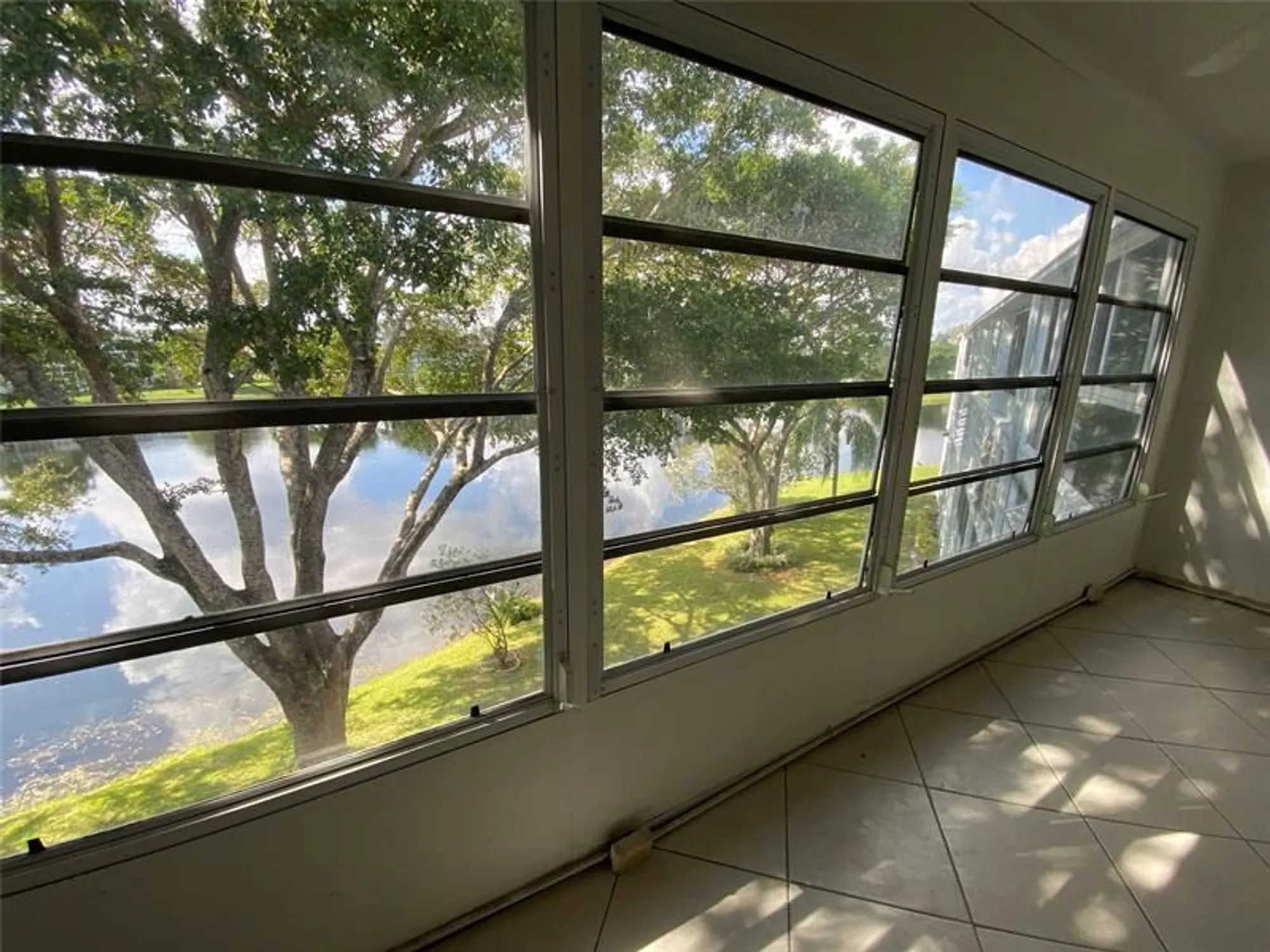 Property Slideshow image 14 of 49 | 4047 cambridge c # 4047, Deerfield Beach, FL, 33442