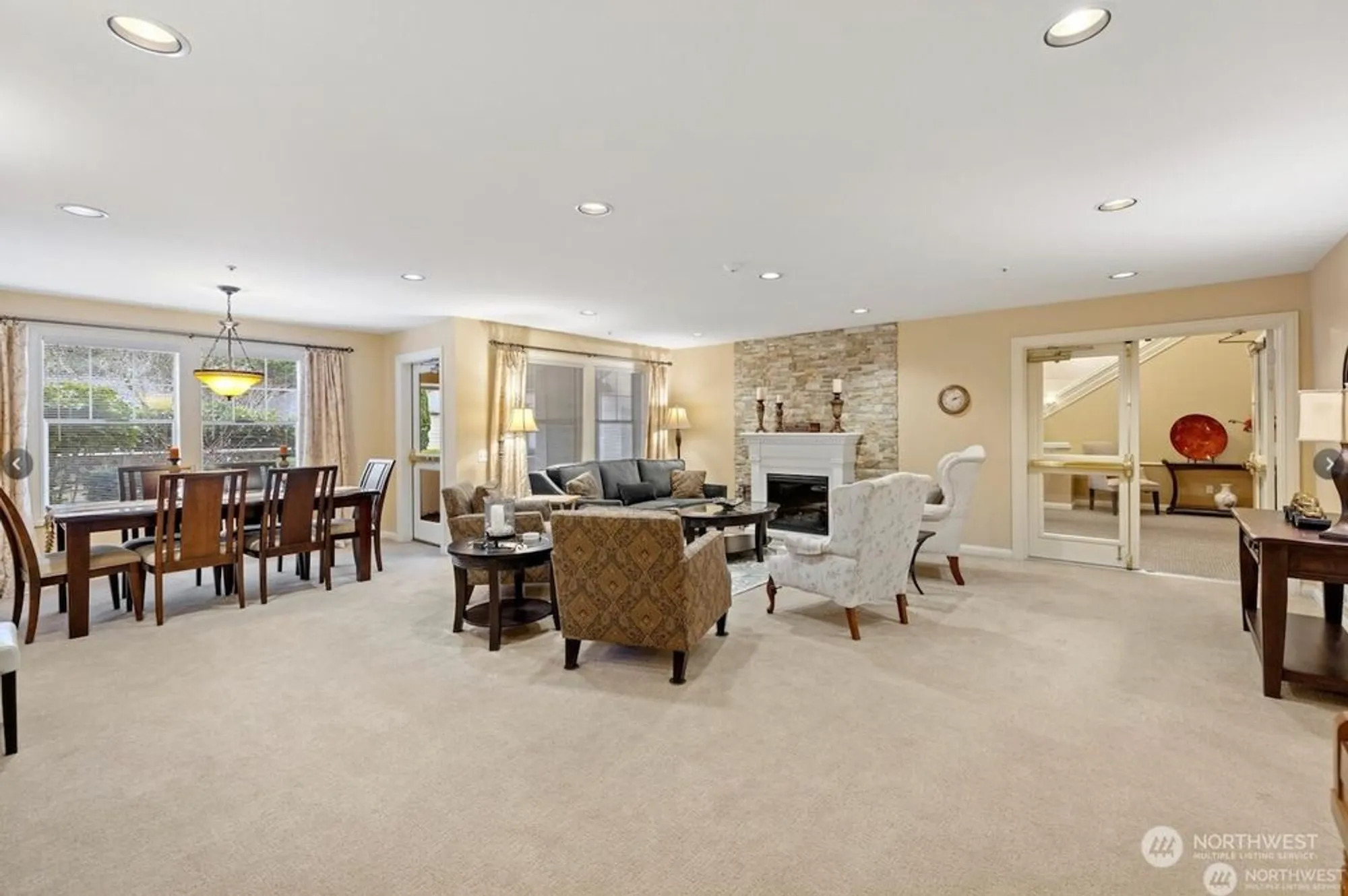 Property Slideshow image 32 of 40 | 4133 224th ln 302, Issaquah, WA, 98029