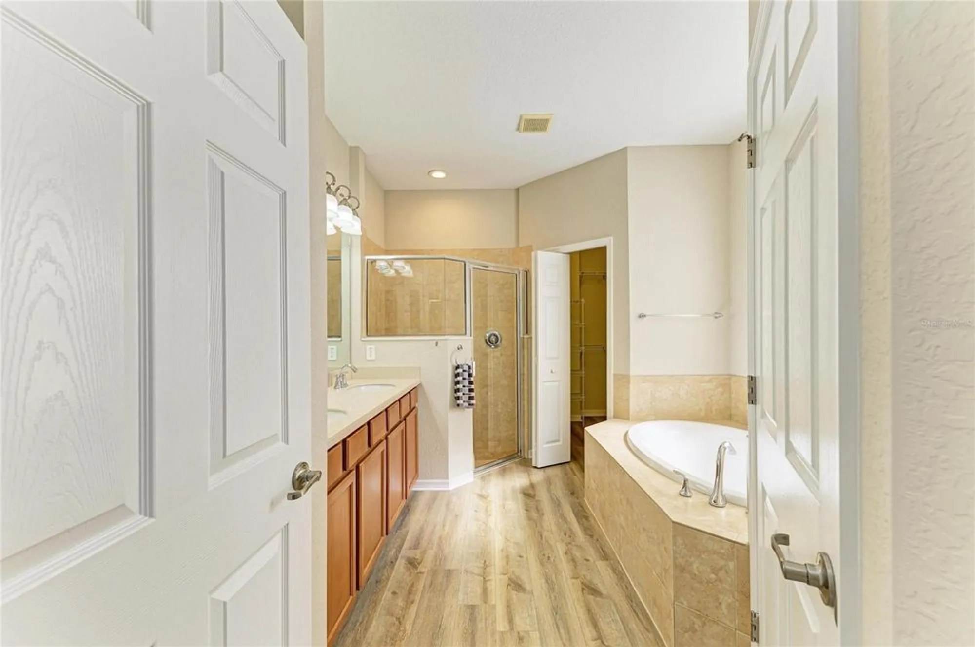 Property Slideshow image 25 of 63 | 350 river enclave ct, Bradenton, FL, 34212