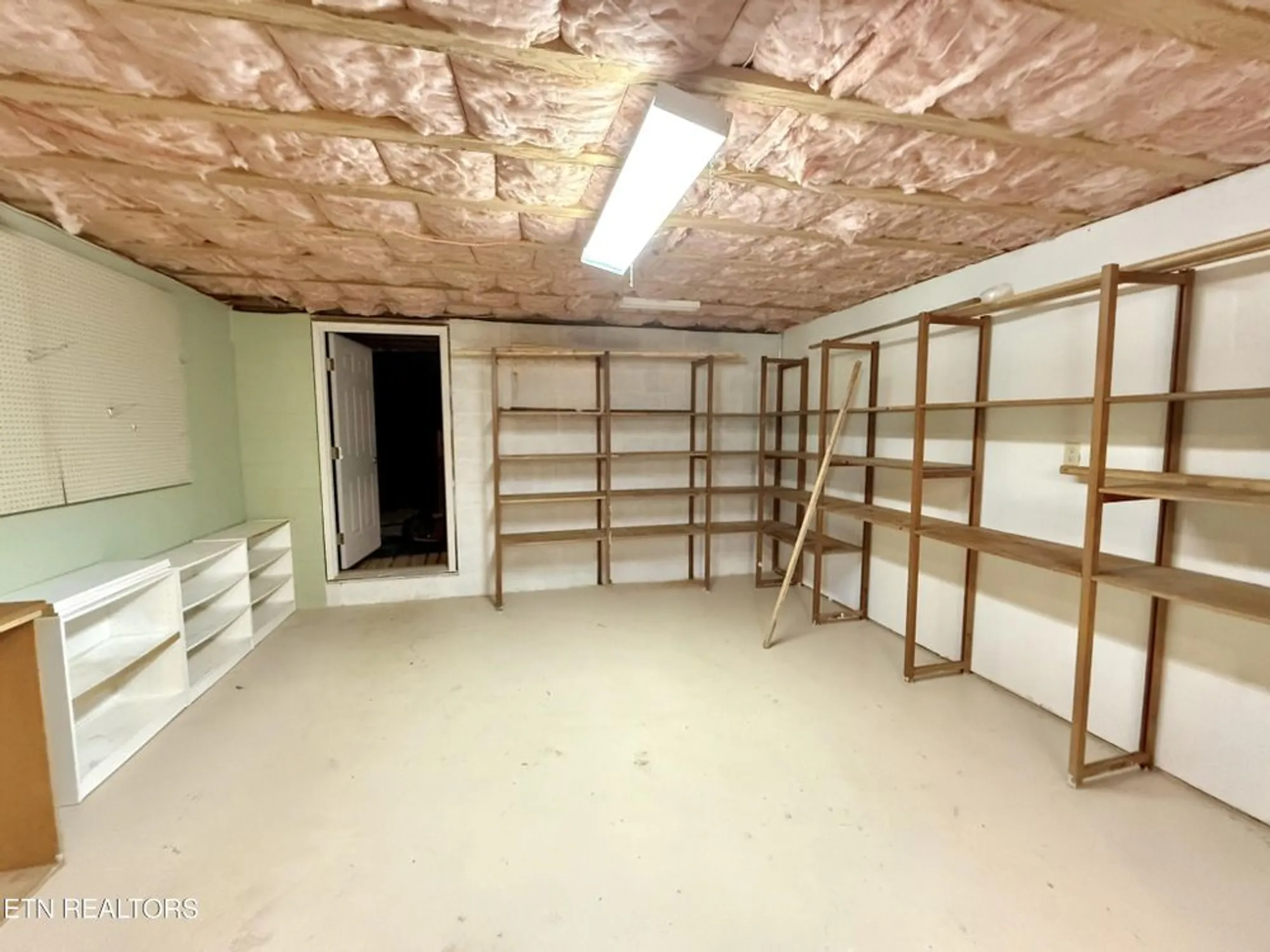 Property Slideshow image 41 of 55 | 17 kenwood ct, Crossville, TN, 38558