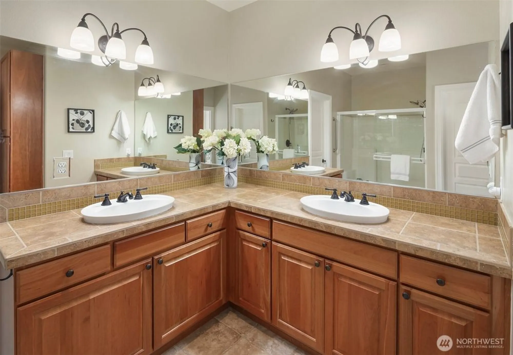 Property Slideshow image 20 of 29 | 13507 adair creek way, Redmond, WA, 98053