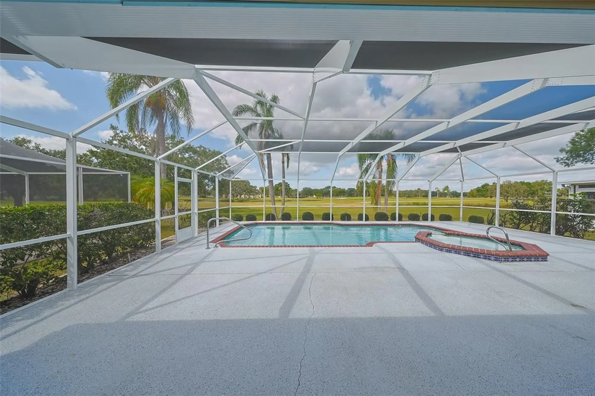 Property Slideshow image 29 of 42 | 352 caloosa palms ct, Sun City Center, FL, 33573