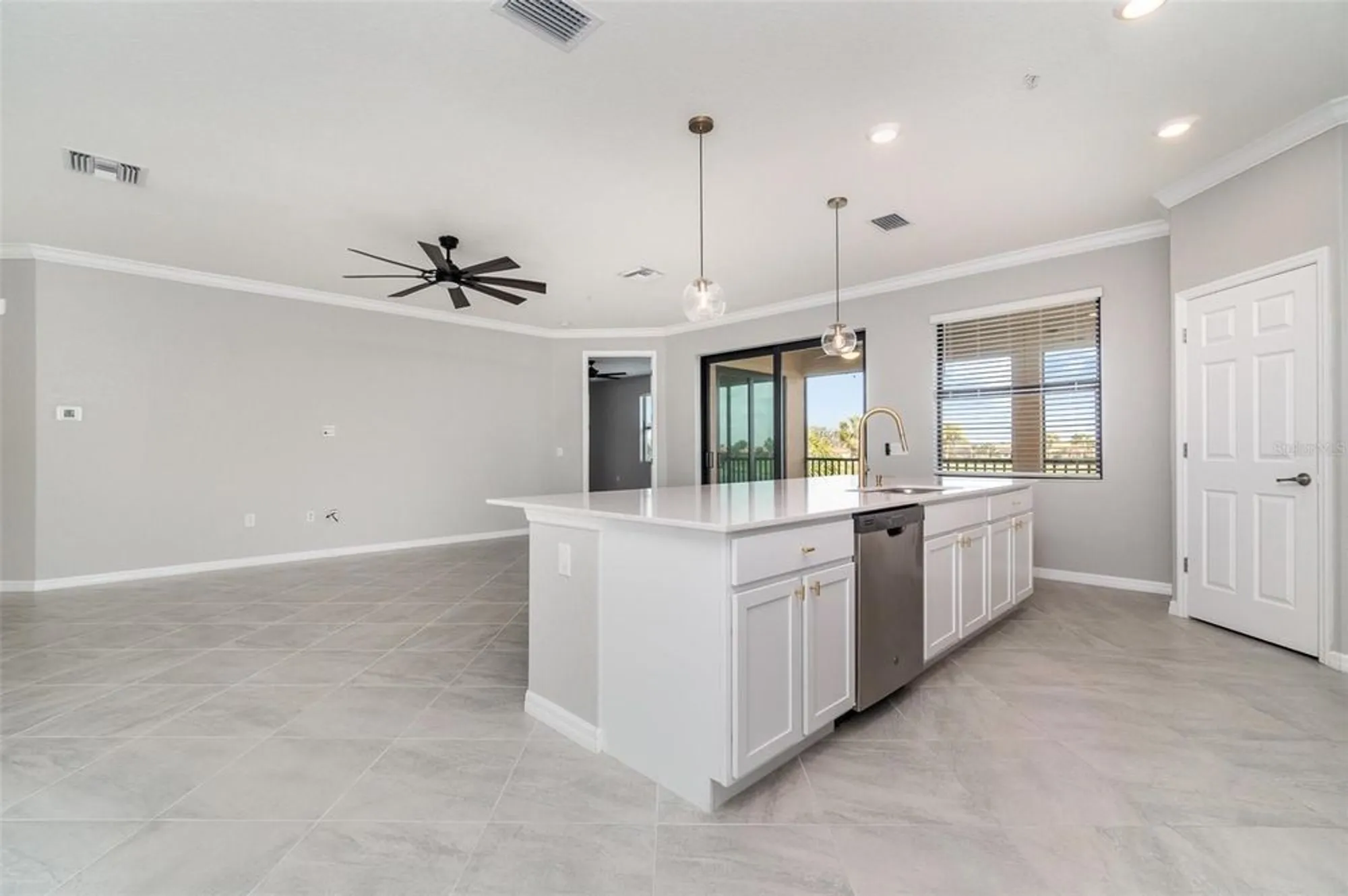 Property Slideshow image 14 of 33 | 10800 tarflower dr 202, Venice, FL, 34293