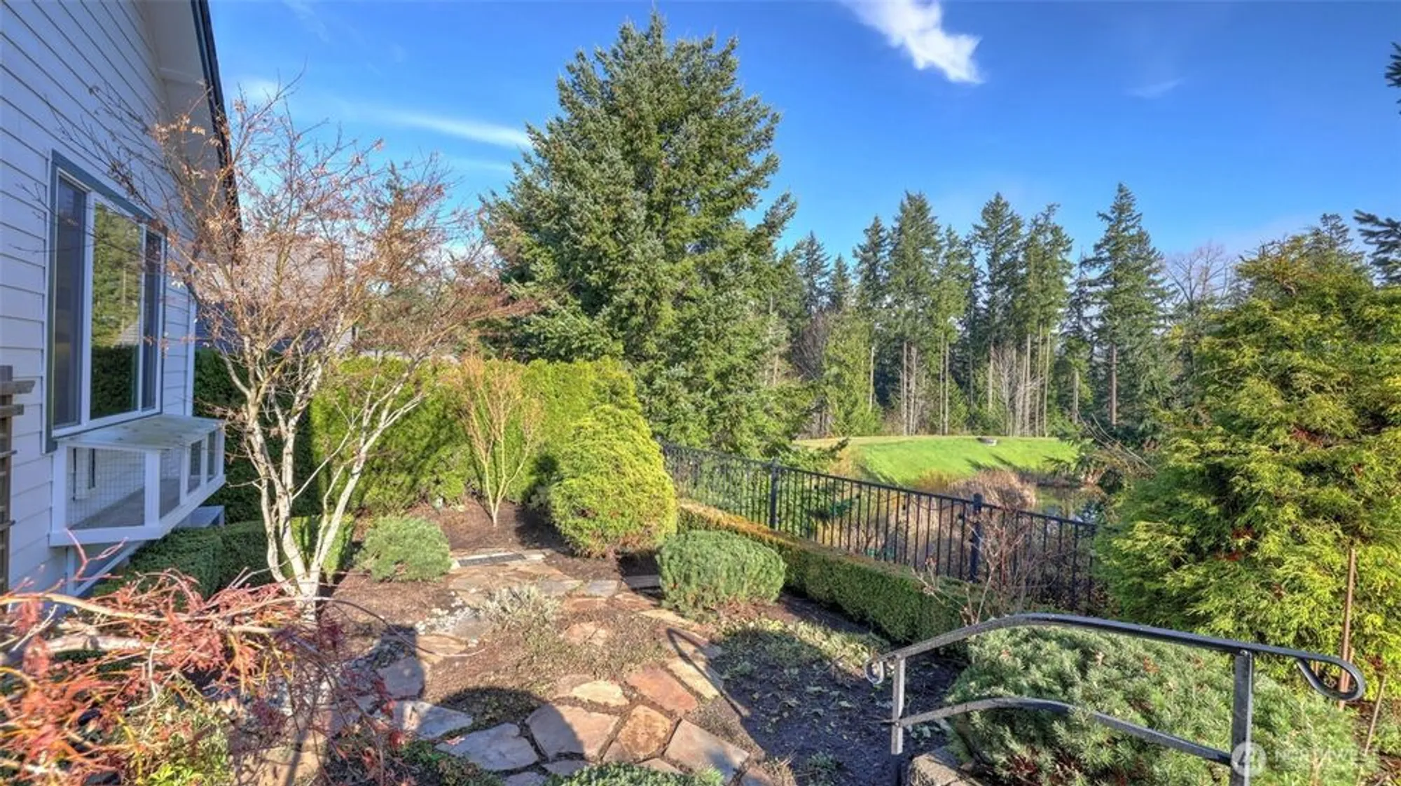 Property Slideshow image 29 of 40 | 12832 231st pl, Redmond, WA, 98053