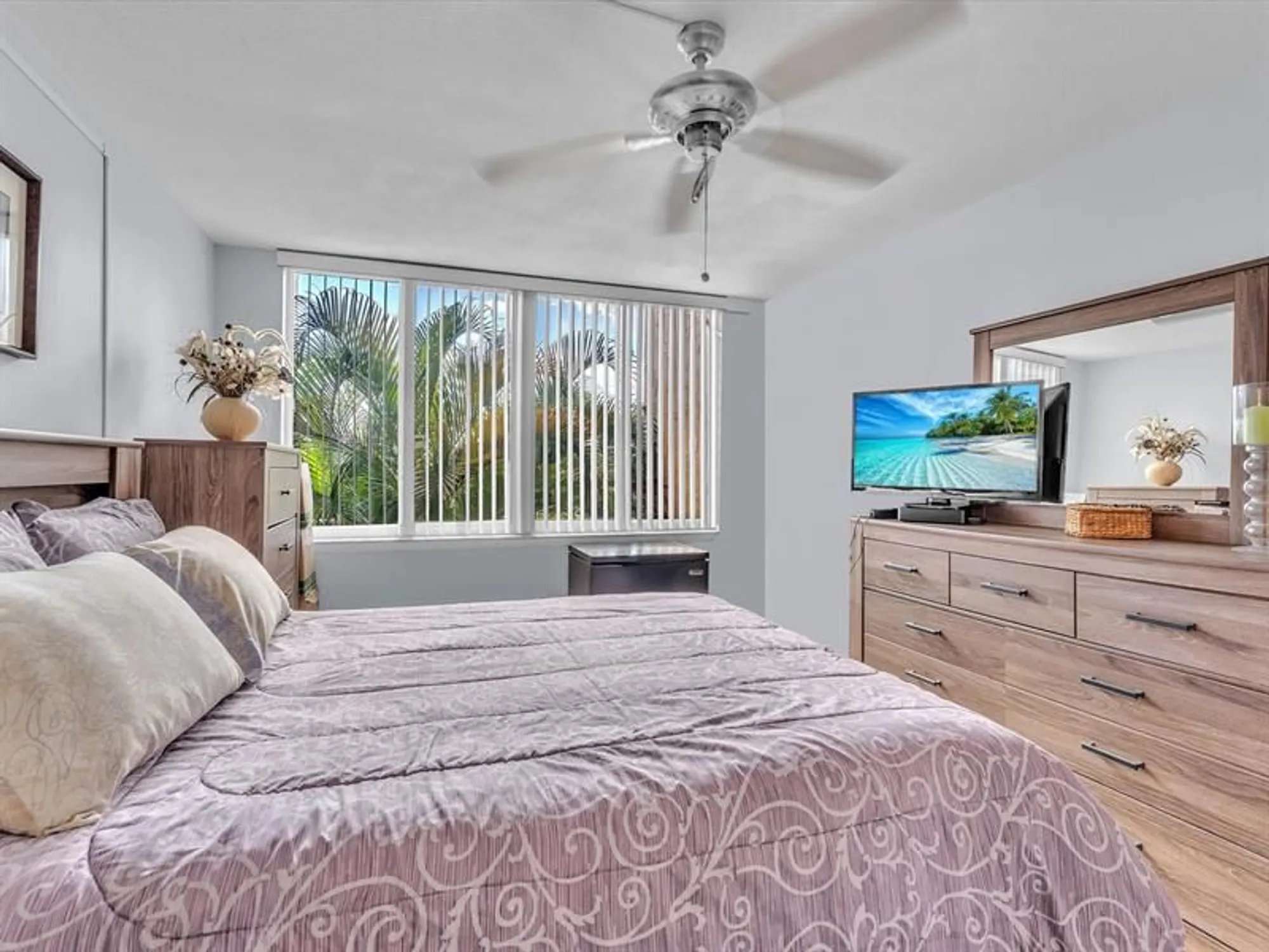 Property Slideshow image 13 of 25 | 6770 royal palm blvd apt 205, Margate, FL, 33063