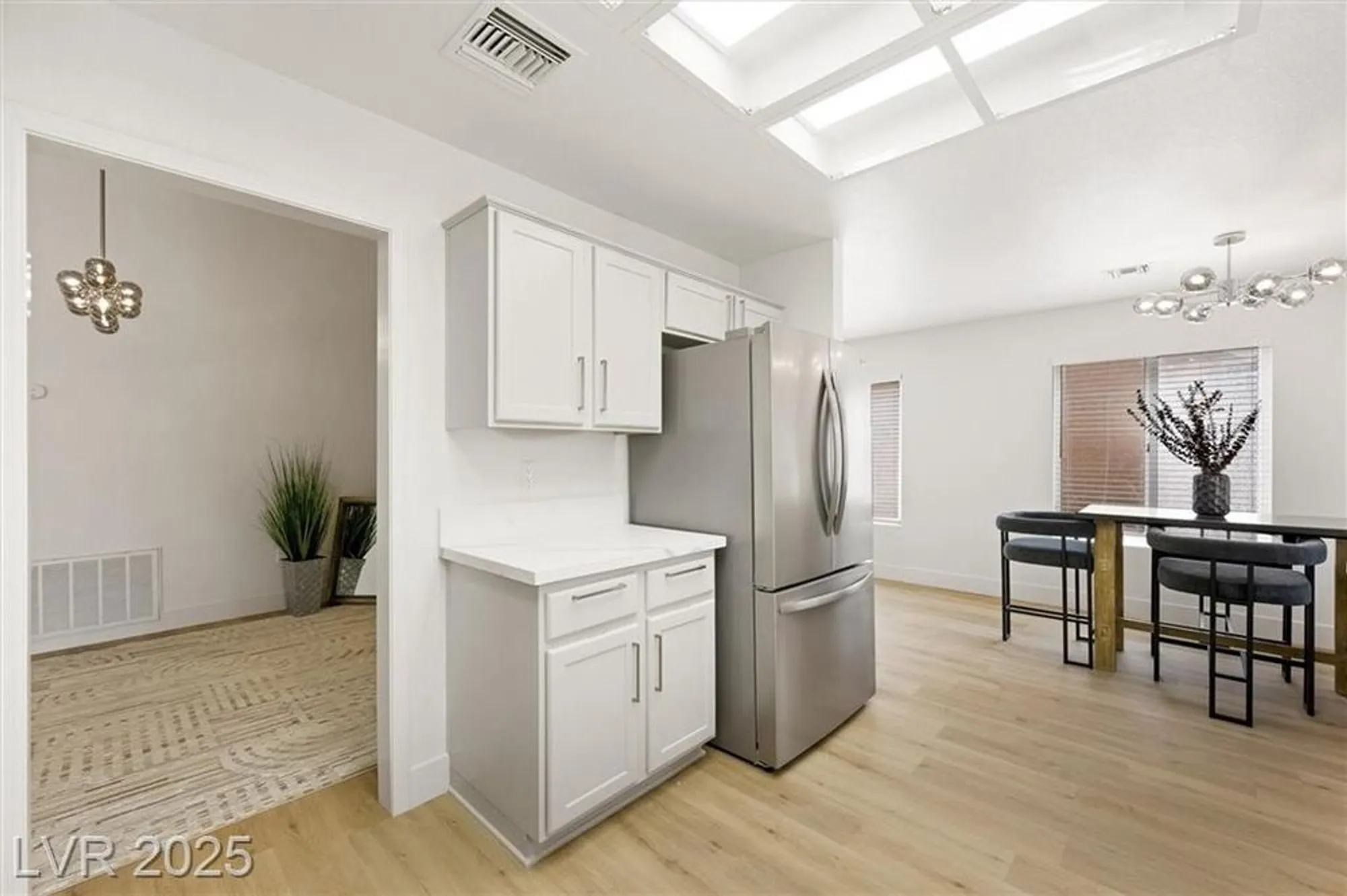 Property Slideshow image 11 of 40 | 2517 desert sands dr, Las Vegas, NV, 89134