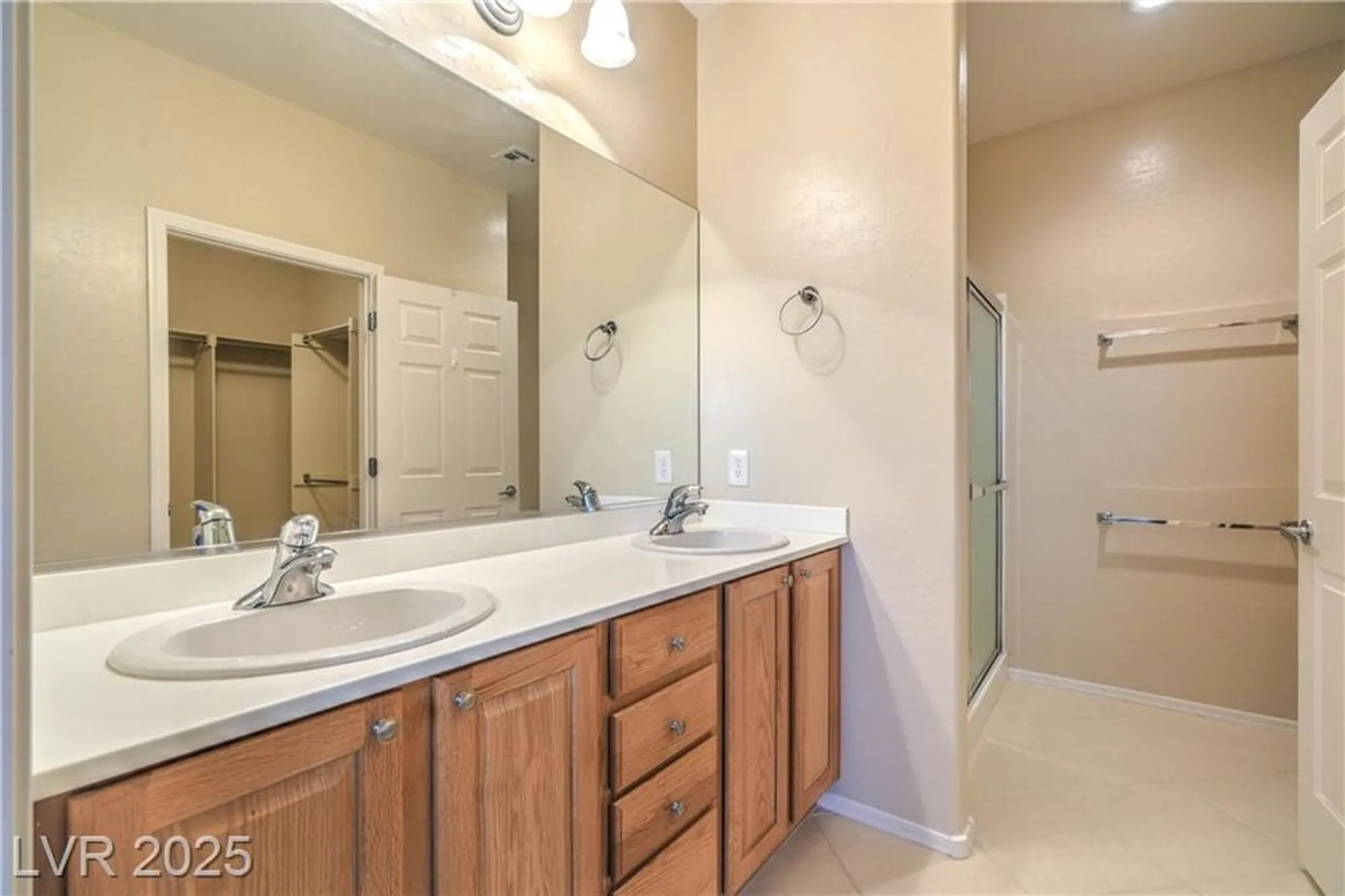 Property Slideshow image 16 of 55 | 2504 ashen light dr, Henderson, NV, 89044