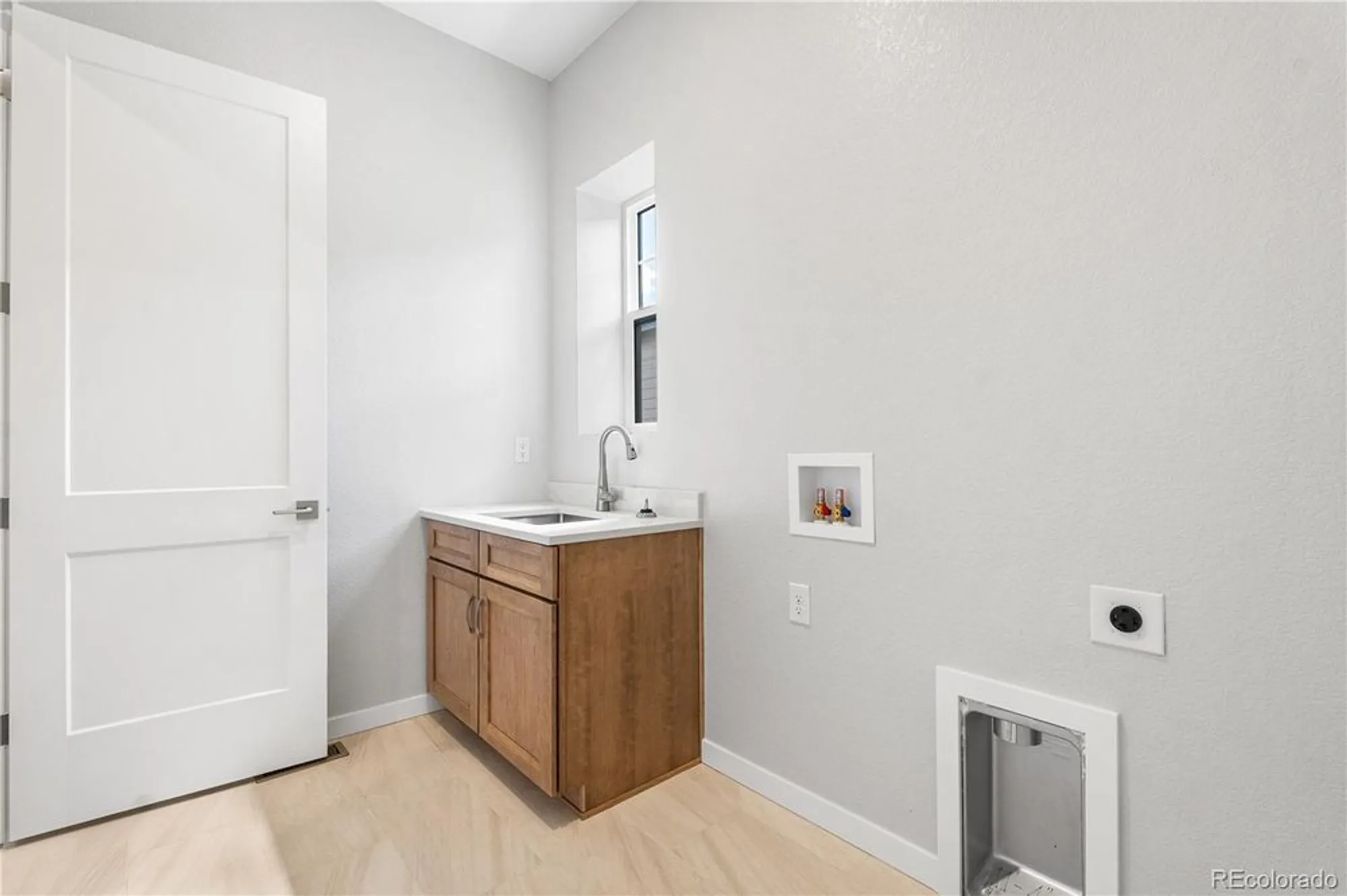 Property Slideshow image 19 of 33 | 11104 amber light cir, Littleton, CO, 80125