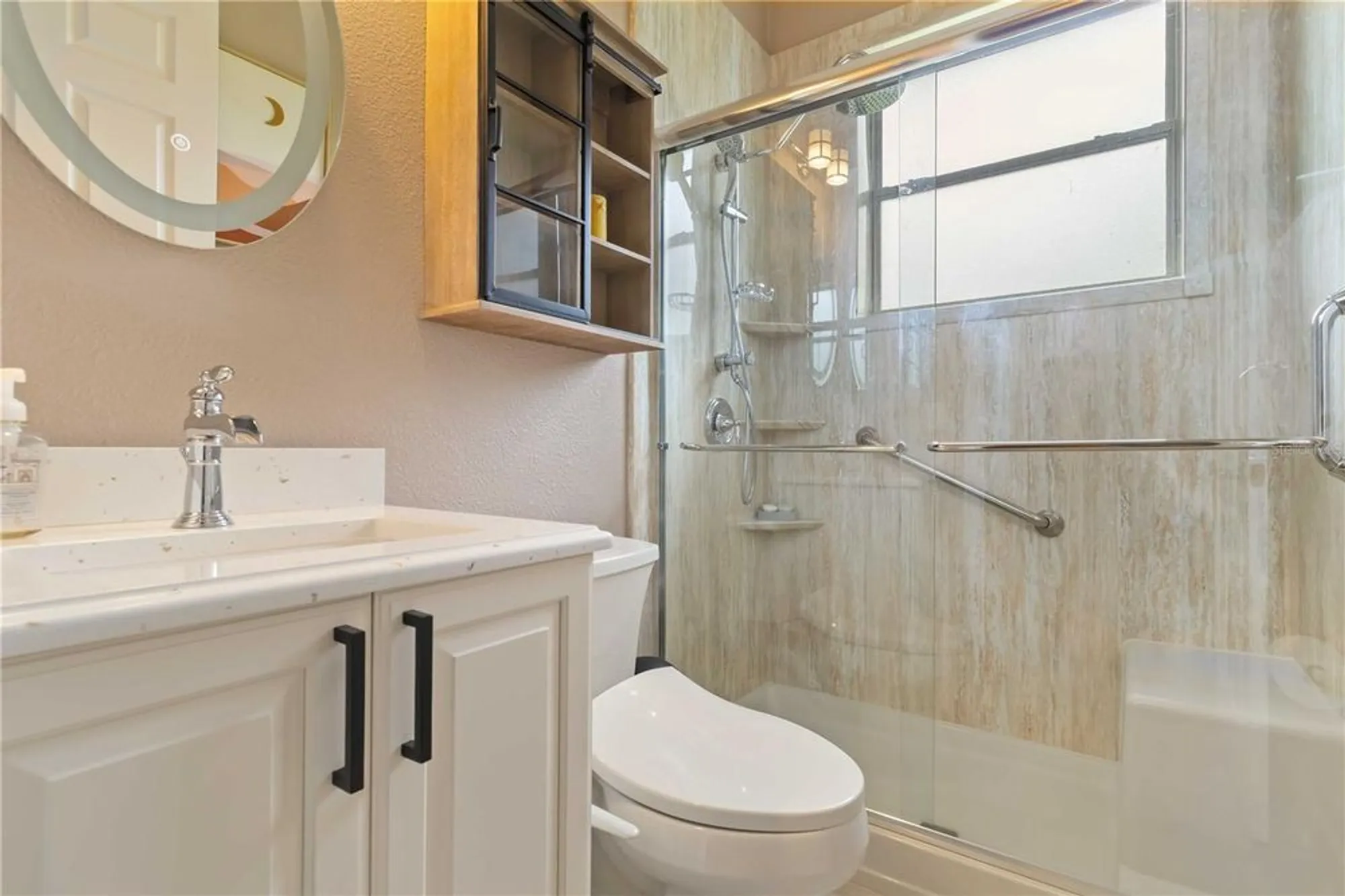 Property Slideshow image 14 of 29 | 6531 43rd ct, Sarasota, FL, 34243