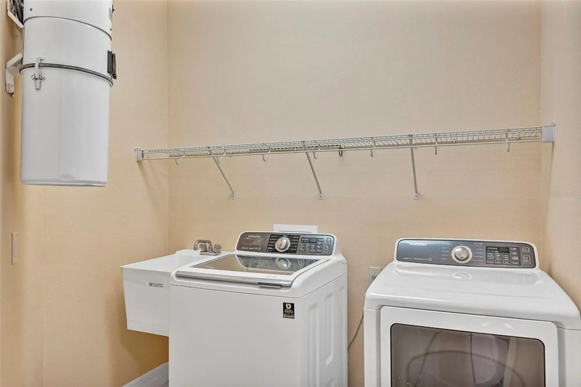 Property Slideshow image 33 of 48 | 1420 emerald dunes dr # 7, Sun City Center, FL, 33573