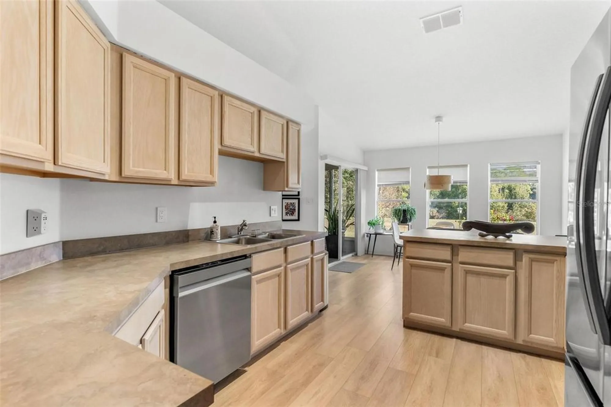 Property Slideshow image 14 of 55 | 25440 crestwater dr, Leesburg, FL, 34748