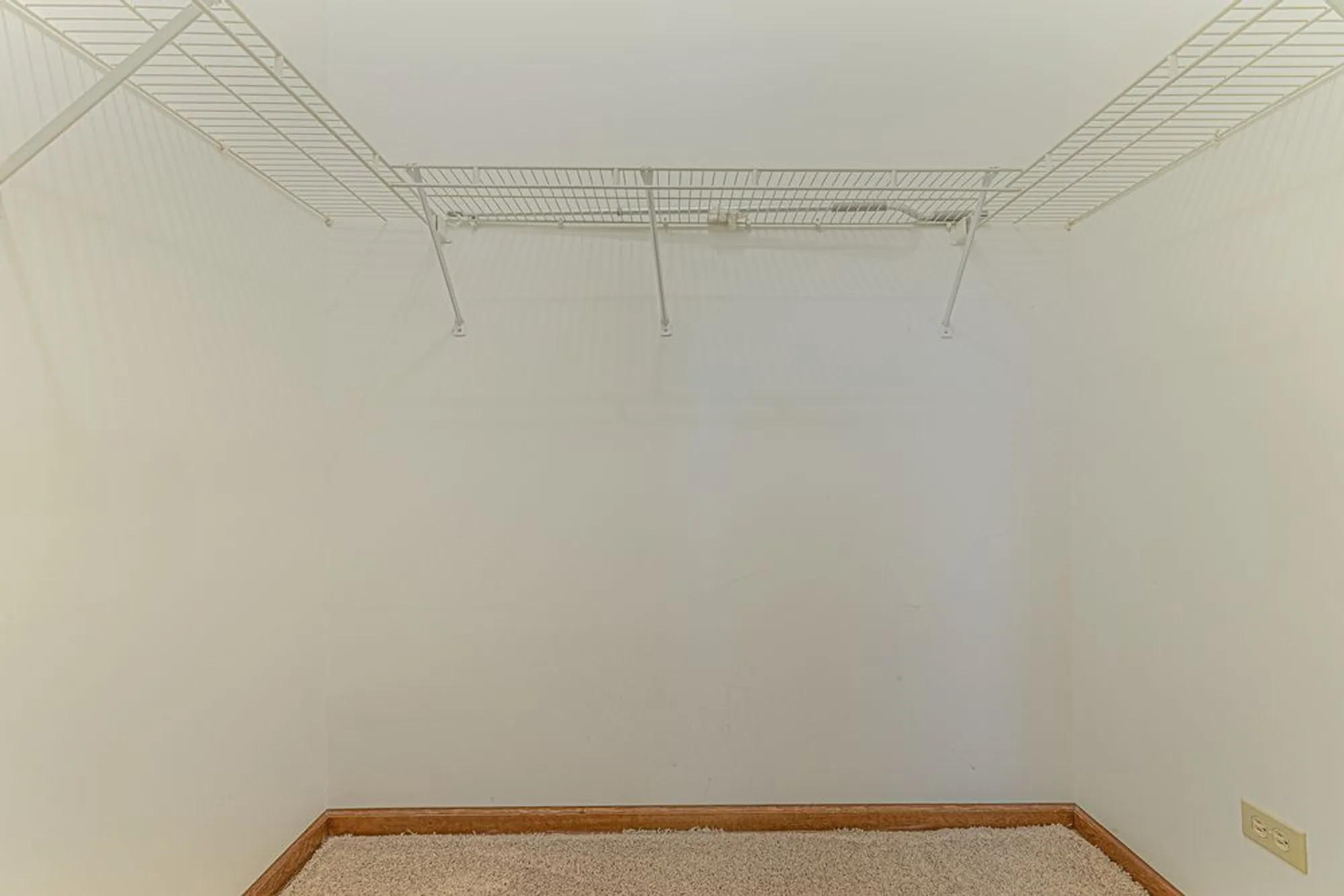 Property Slideshow image 30 of 41 | 9 derby ct, Grayslake, IL, 60030