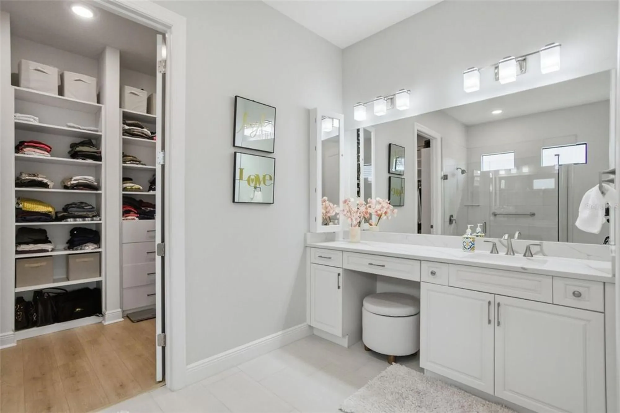 Property Slideshow image 10 of 71 | 5027 kiva cir, Bradenton, FL, 34211