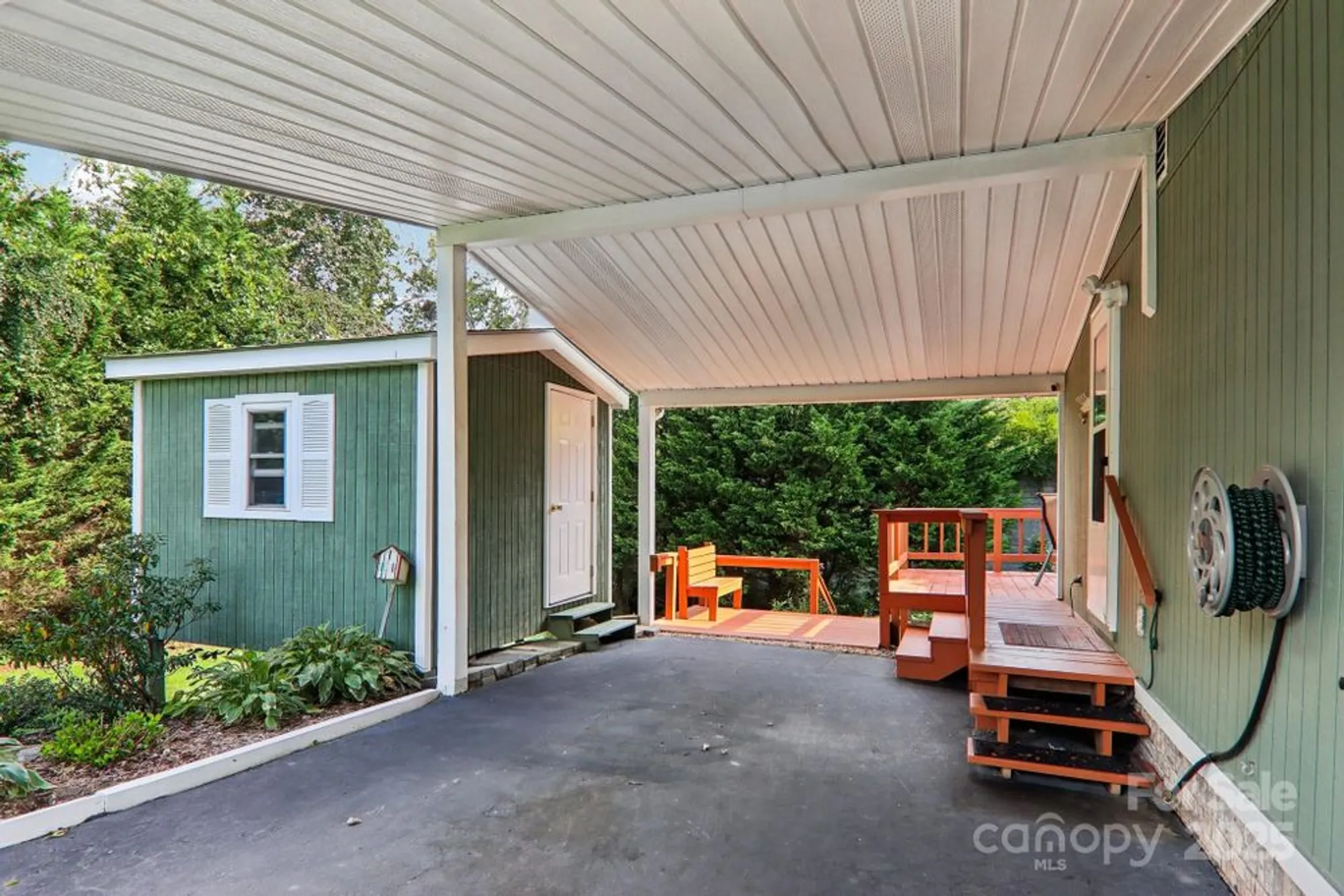 Property Slideshow image 5 of 47 | 226 cranbrook cir, Hendersonville, NC, 28792