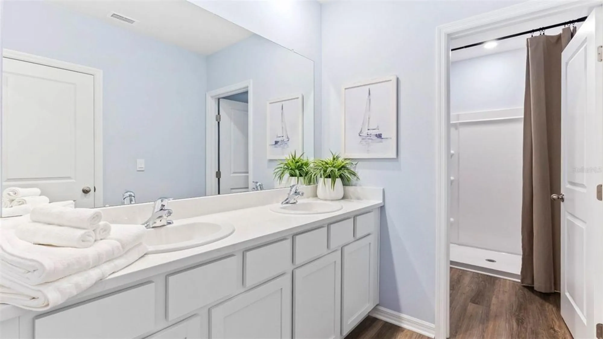 Property Slideshow image 14 of 21 | 1655 bay rd, Sarasota, FL, 34239