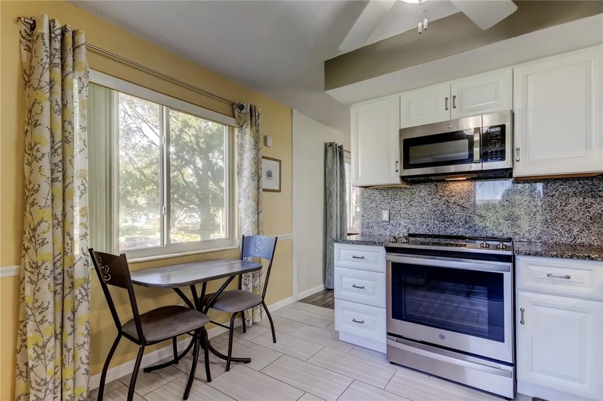 Property Slideshow image 21 of 75 | 2457 ecuadorian way apt 57, Clearwater, FL, 33763