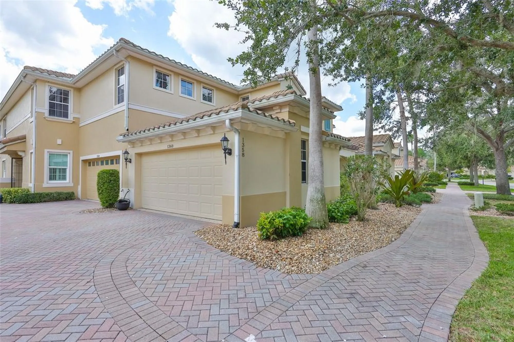 Property Slideshow image 5 of 57 | 1360 emerald dunes dr, Sun City Center, FL, 33573