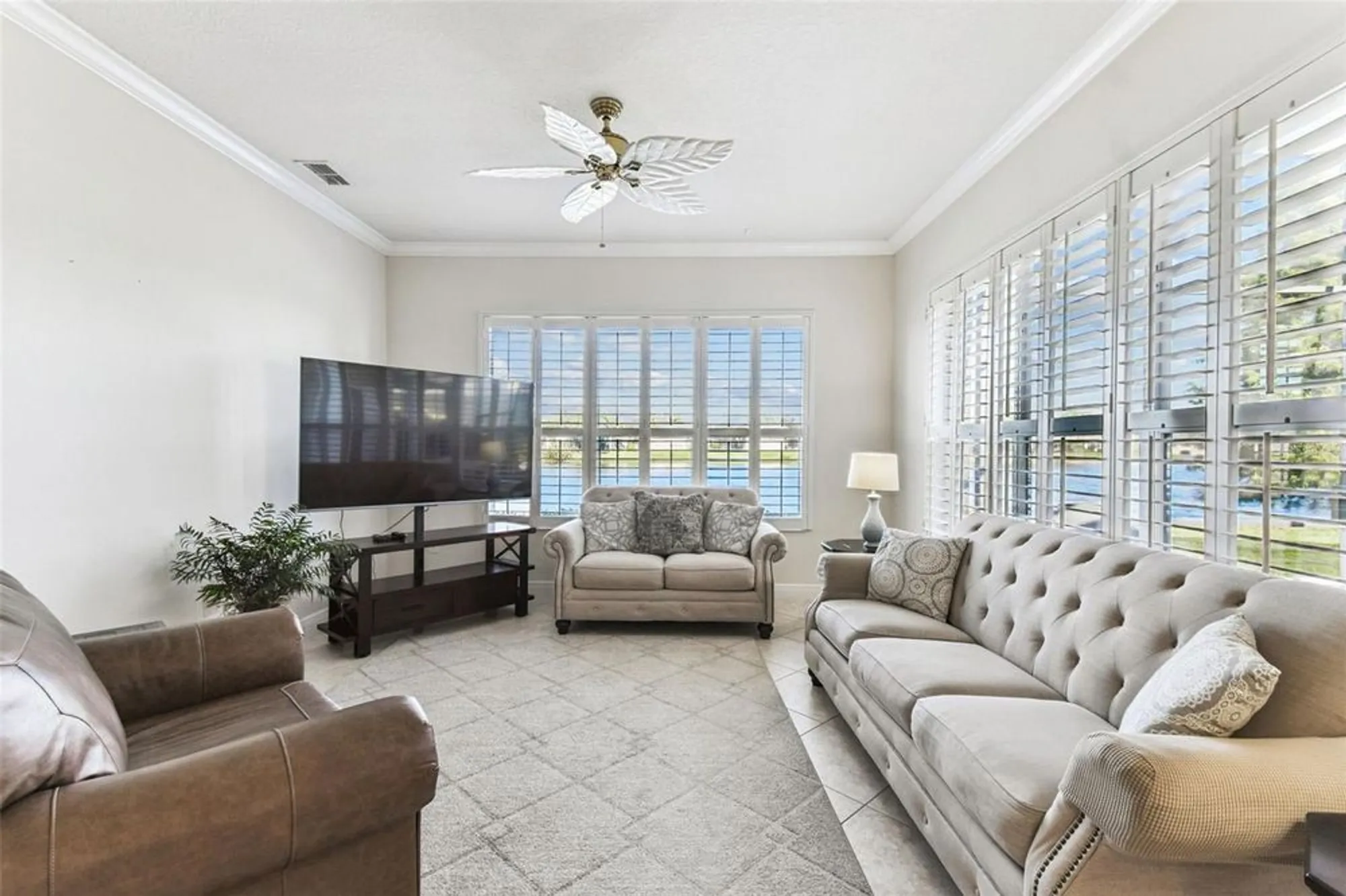 Property Slideshow image 9 of 49 | 722 shorehaven dr, Kissimmee, FL, 34759