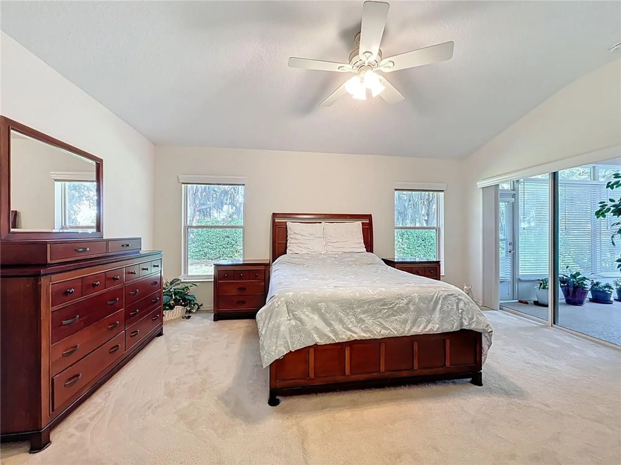 Property Slideshow image 34 of 59 | 5643 bounty cir, Tavares, FL, 32778