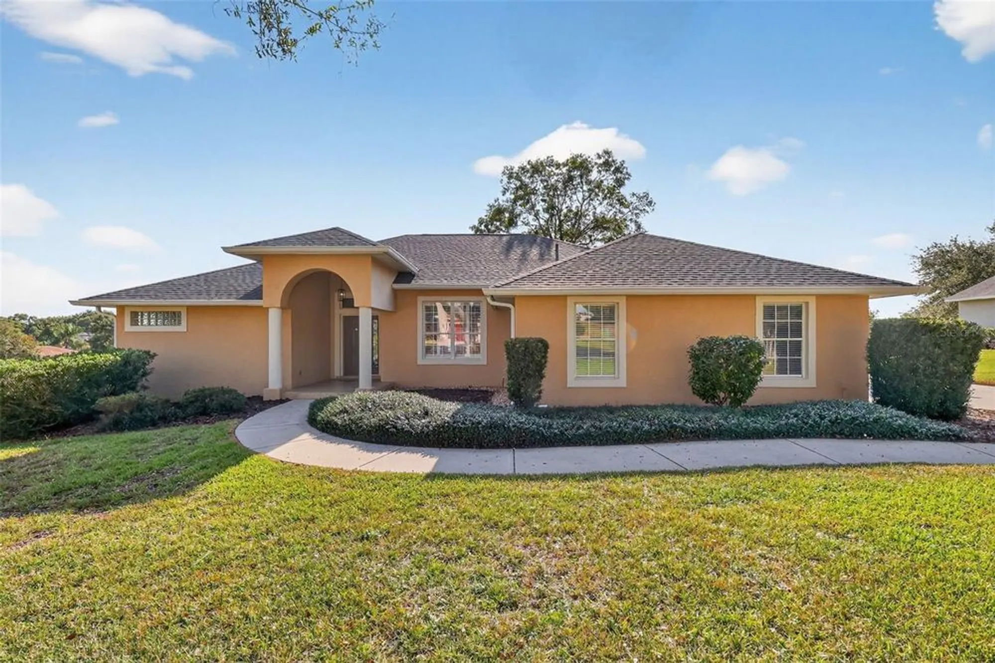 Property Slideshow image 2 of 46 | 5524 saddleback ct, Lady Lake, FL, 32159