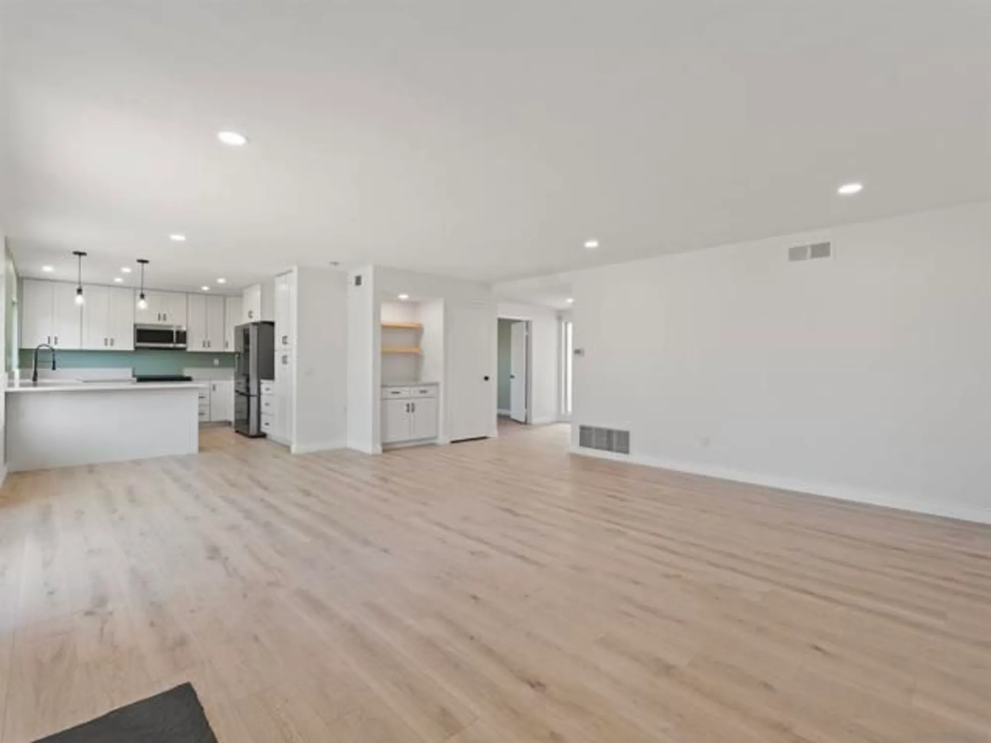 Property Slideshow image 8 of 31 | 3579 twilight ln, Oceanside, CA, 92056