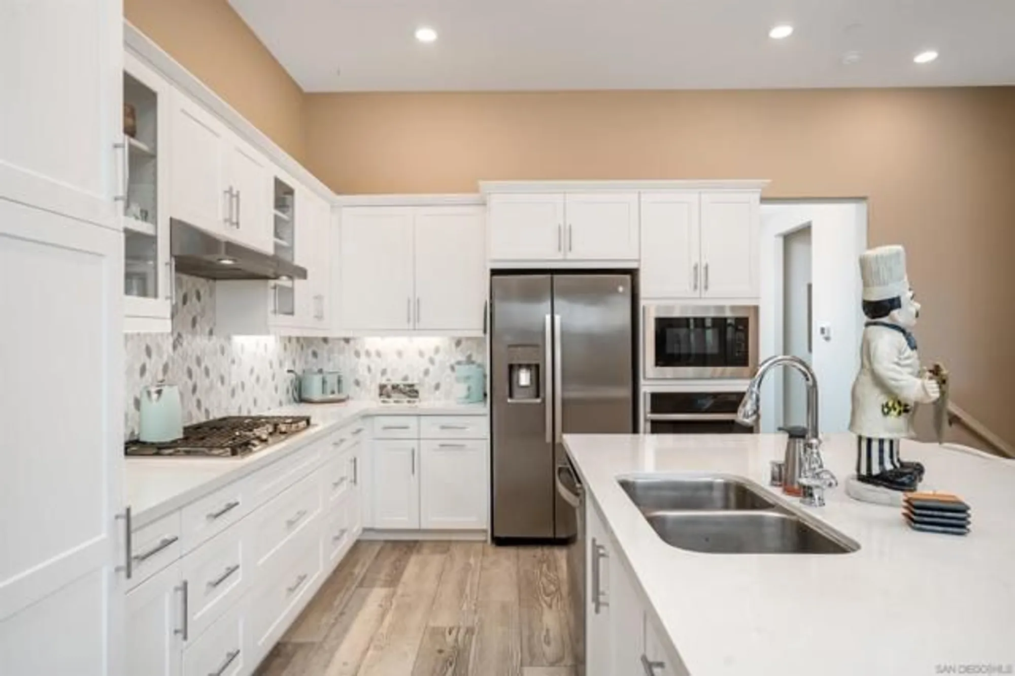 Property Slideshow image 8 of 41 | 16750 coyote bush dr 108, San Diego, CA, 92127