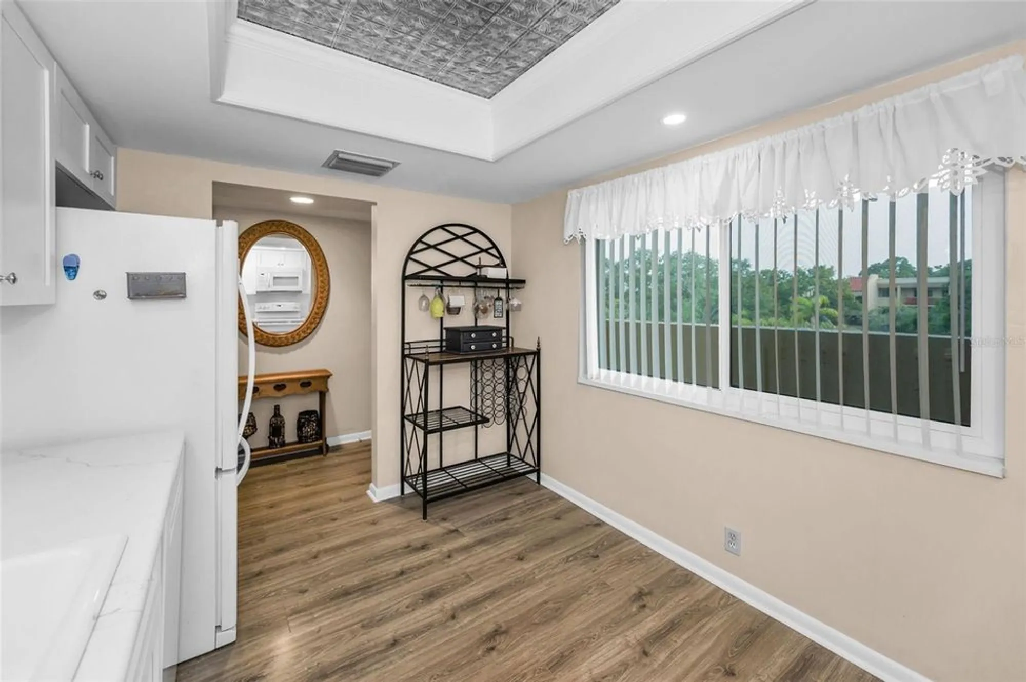 Property Slideshow image 11 of 57 | 3062 eastland blvd unit 402, Clearwater, FL, 33761