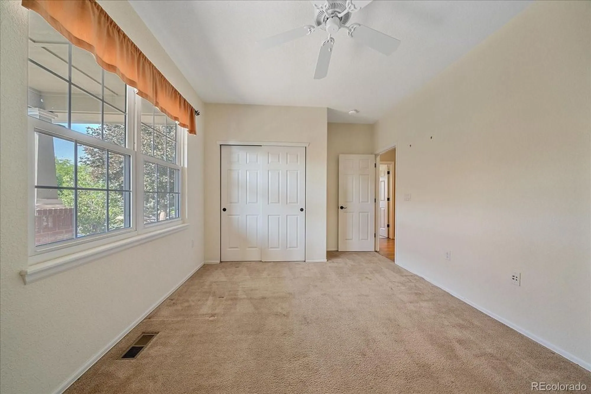 Property Slideshow image 20 of 43 | 22852 e david pl, Aurora, CO, 80016