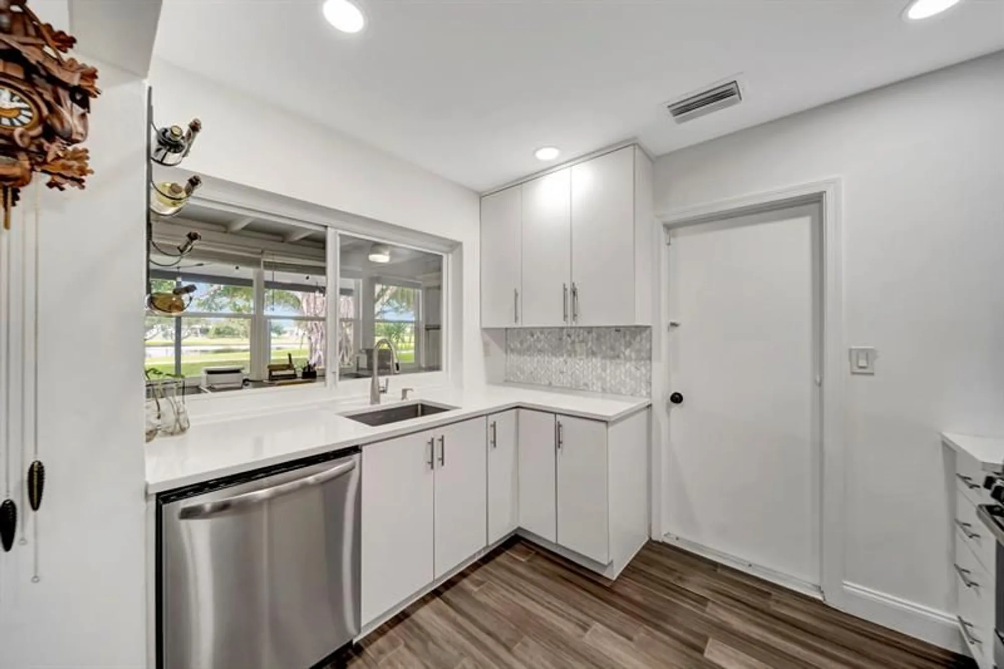 Property Slideshow image 22 of 39 | 4400 nw 45th ct, Tamarac, FL, 33319