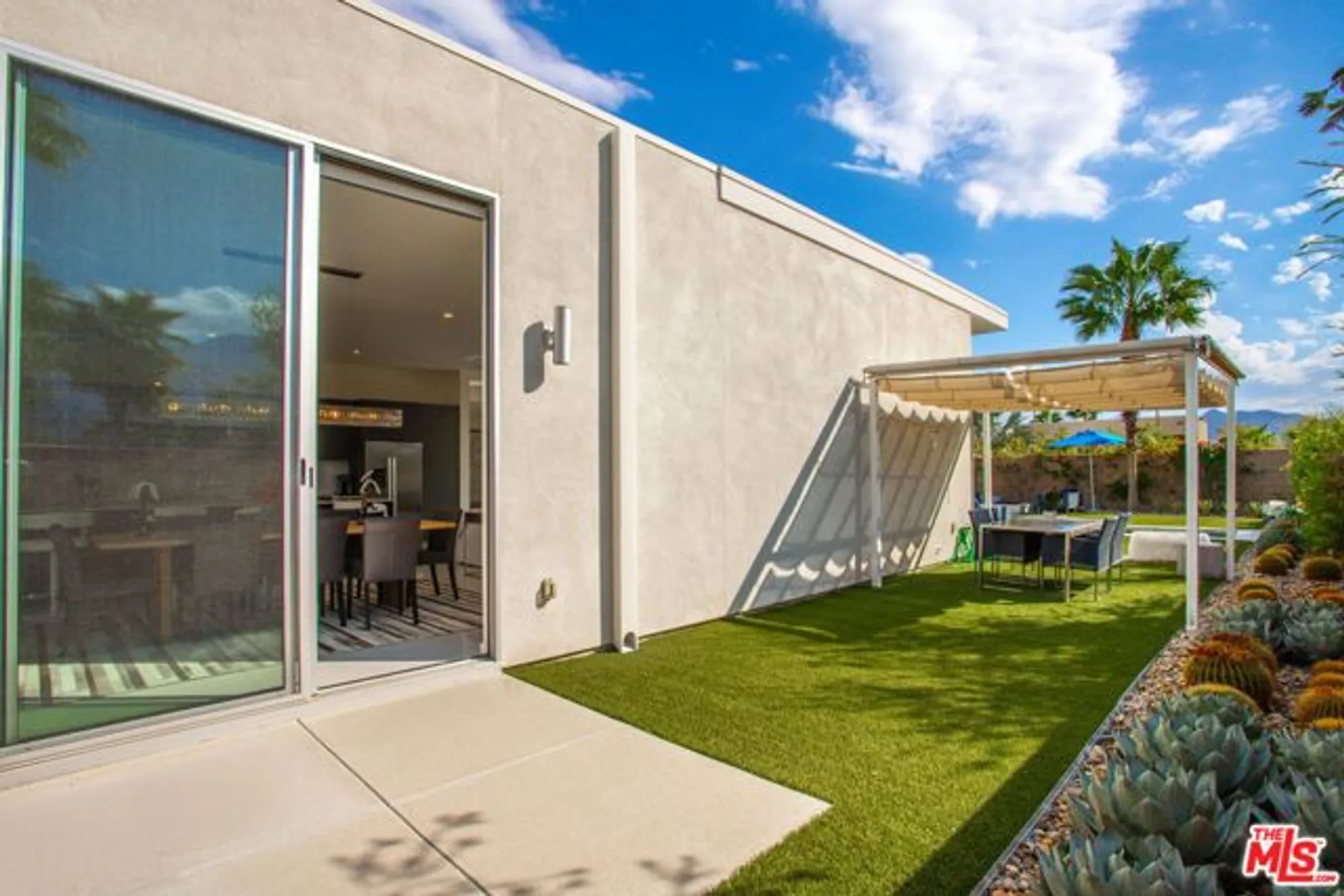 Property Slideshow image 14 of 60 | 4304 vantage ln, Palm Springs, CA, 92262