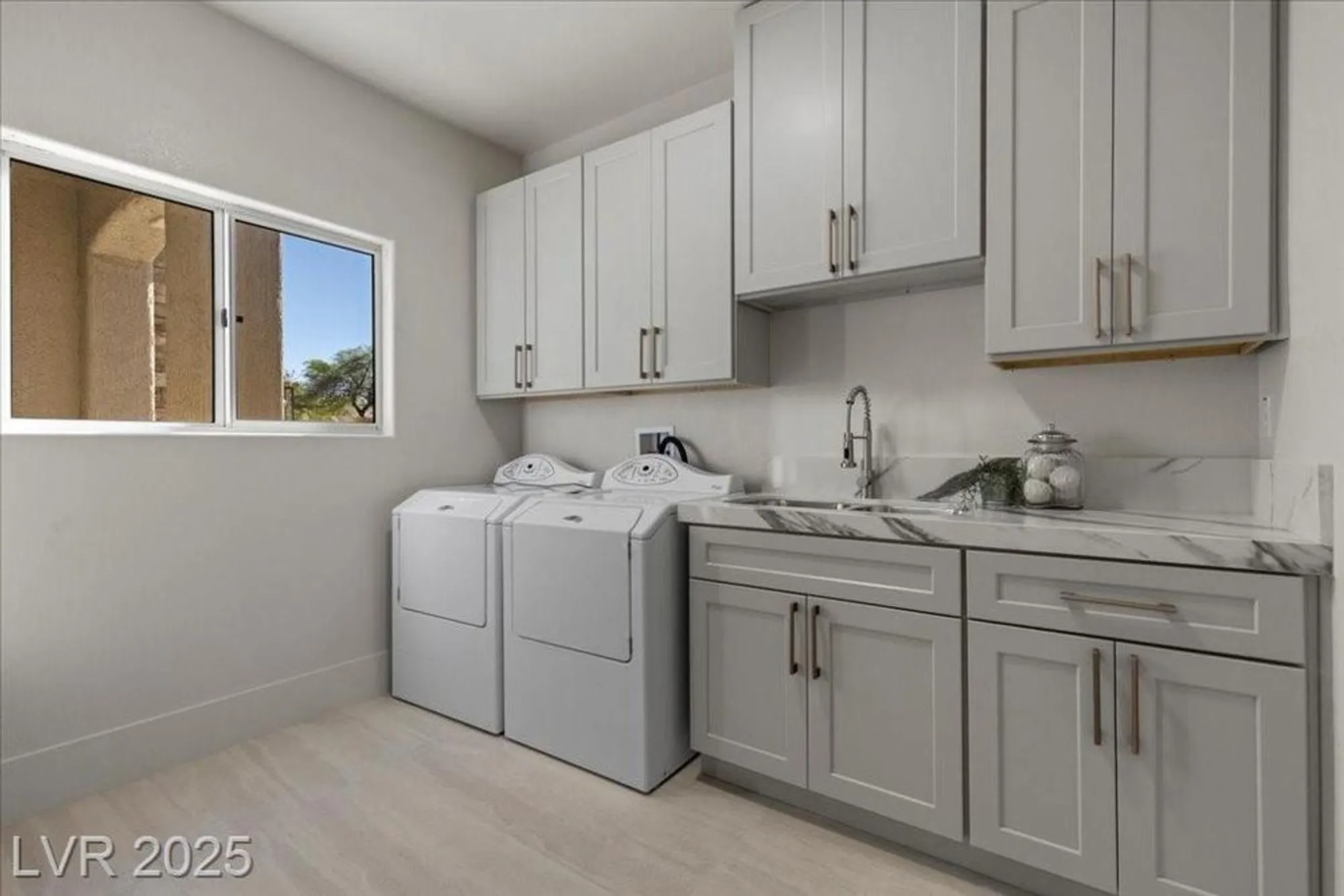 Property Slideshow image 44 of 78 | 2508 faiss dr, Las Vegas, NV, 89134