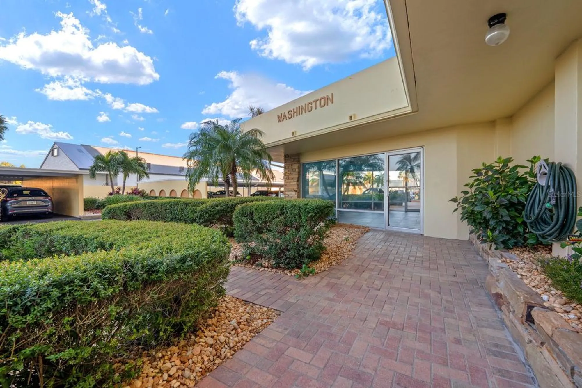 Property Slideshow image 2 of 24 | 4550 cove cir apt 305, St Petersburg, FL, 33708