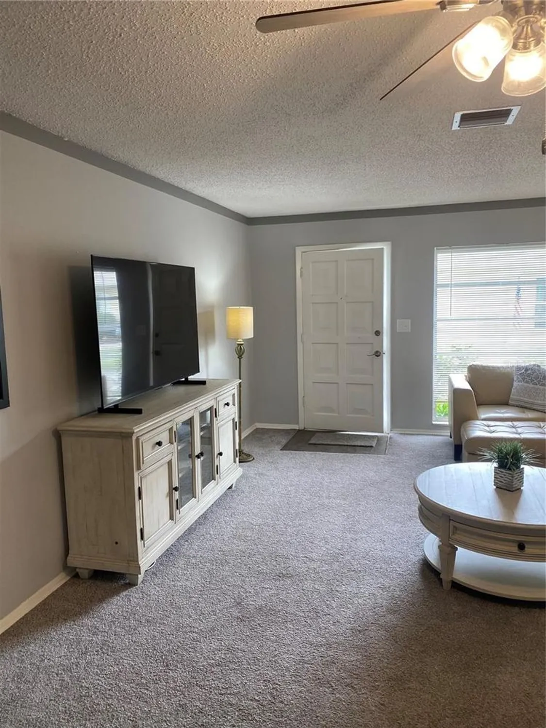 Property Slideshow image 7 of 38 | 832 cambridge ct, Dunedin, FL, 34698