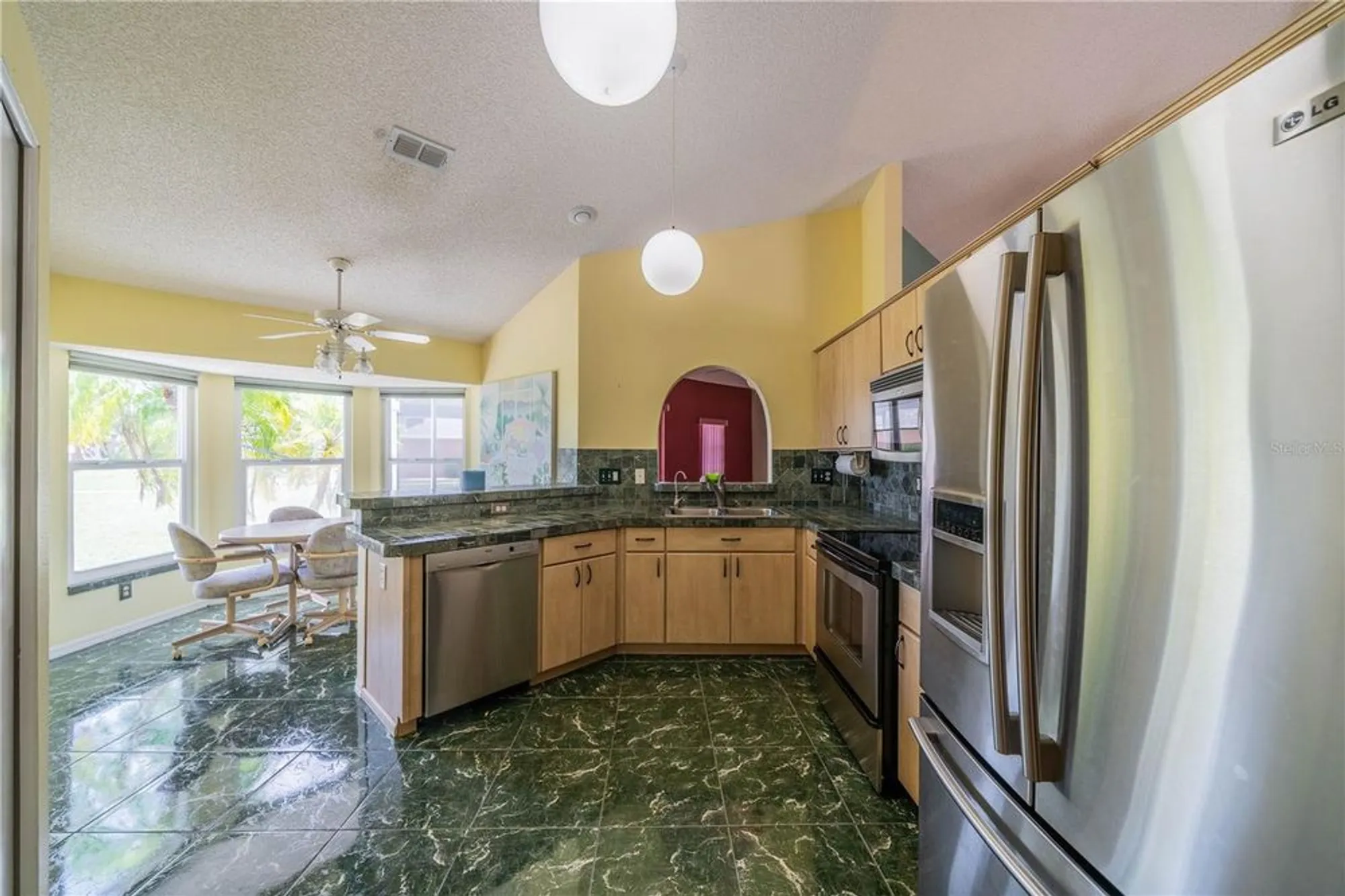 Property Slideshow image 9 of 47 | 301 caloosa palms ct, Sun City Center, FL, 33573