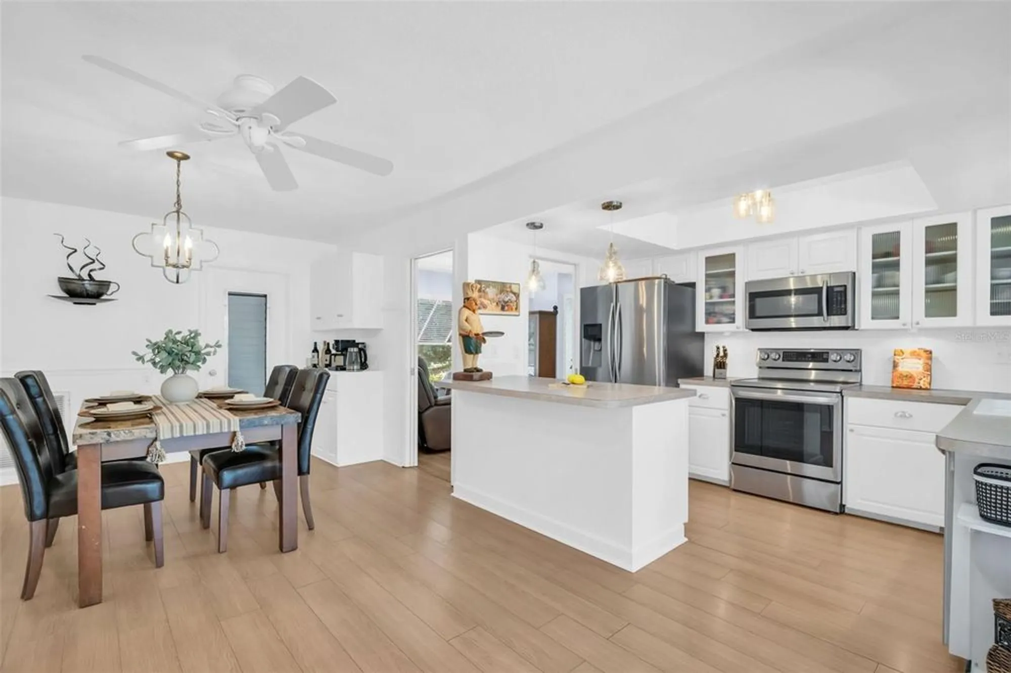 Property Slideshow image 21 of 55 | 2936 macalpin dr, Palm Harbor, FL, 34684