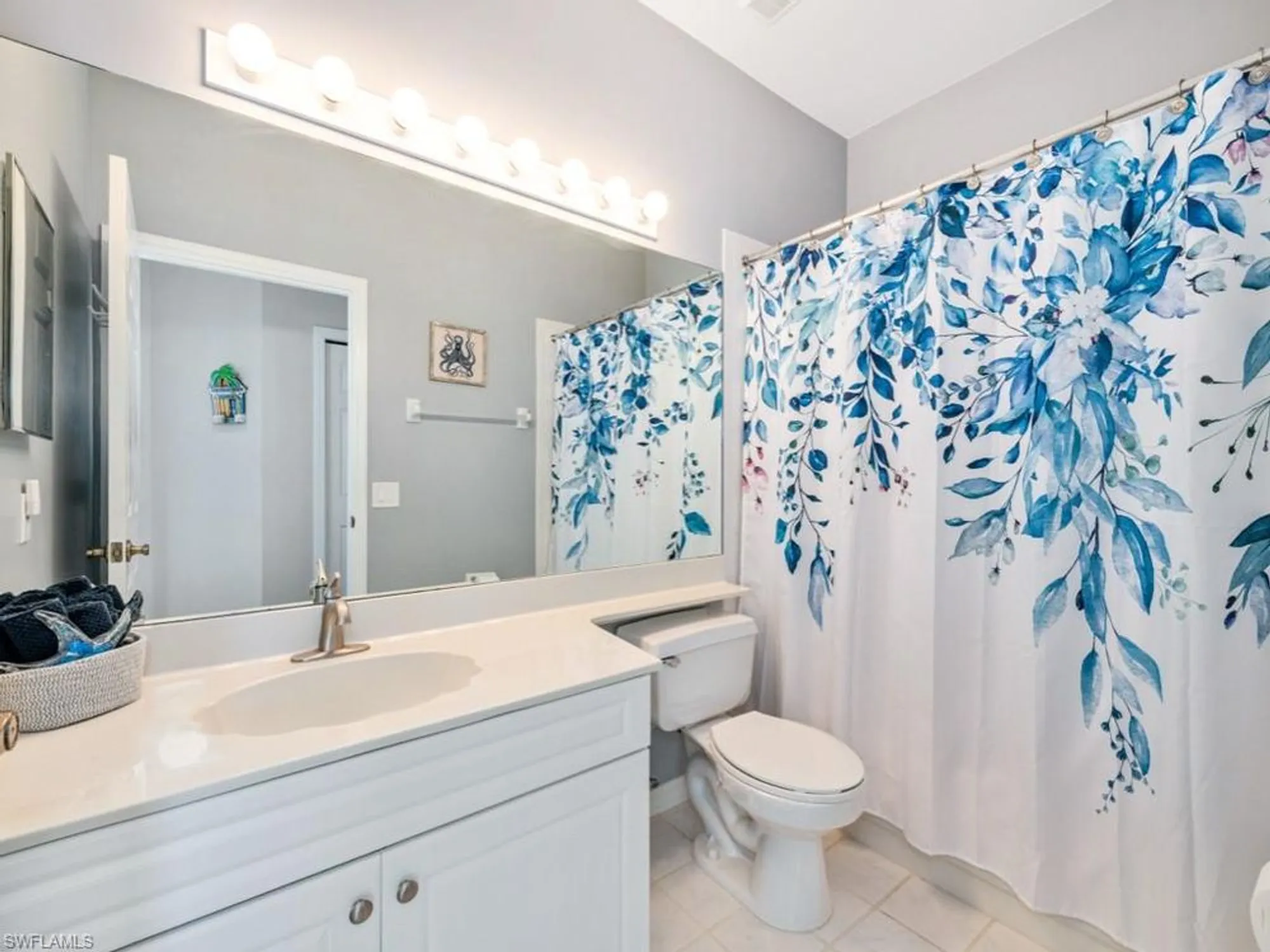 Property Slideshow image 16 of 42 | 27071 lake harbor ct 203, Bonita Springs, FL, 34134