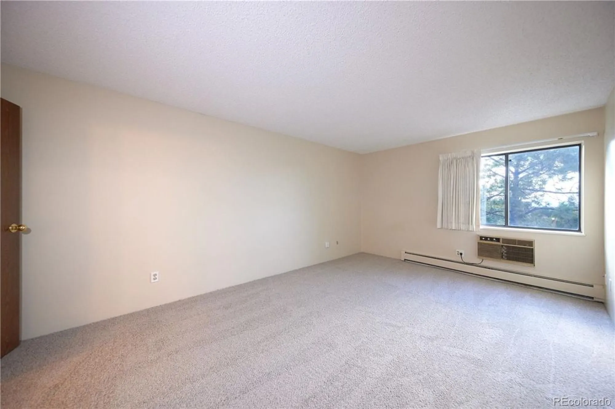 Property Slideshow image 15 of 45 | 13902 e marina dr apt 610, Aurora, CO, 80014
