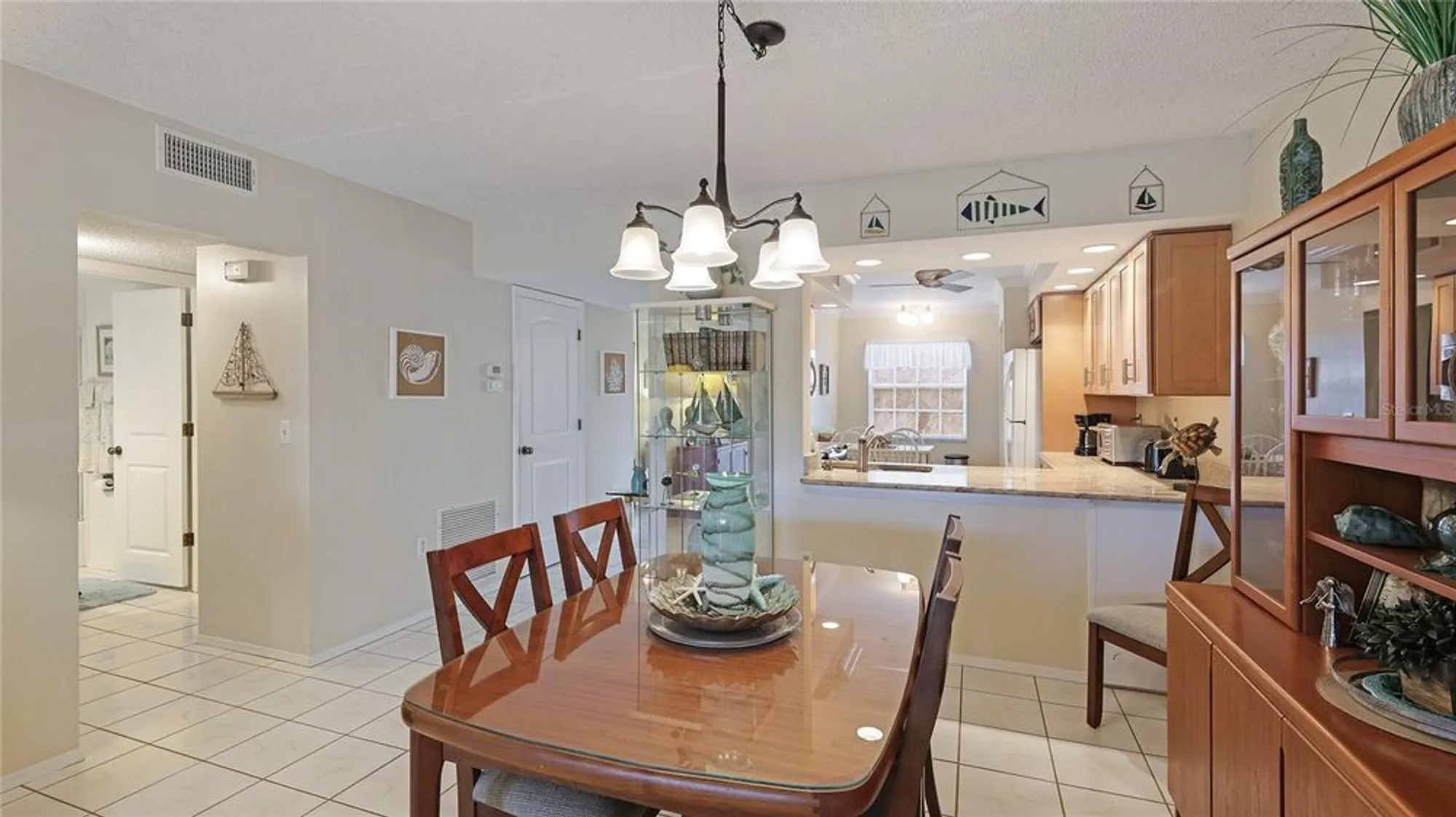 Property Slideshow image 14 of 73 | 1109 edgewater cir # 1109, Bradenton, FL, 34209