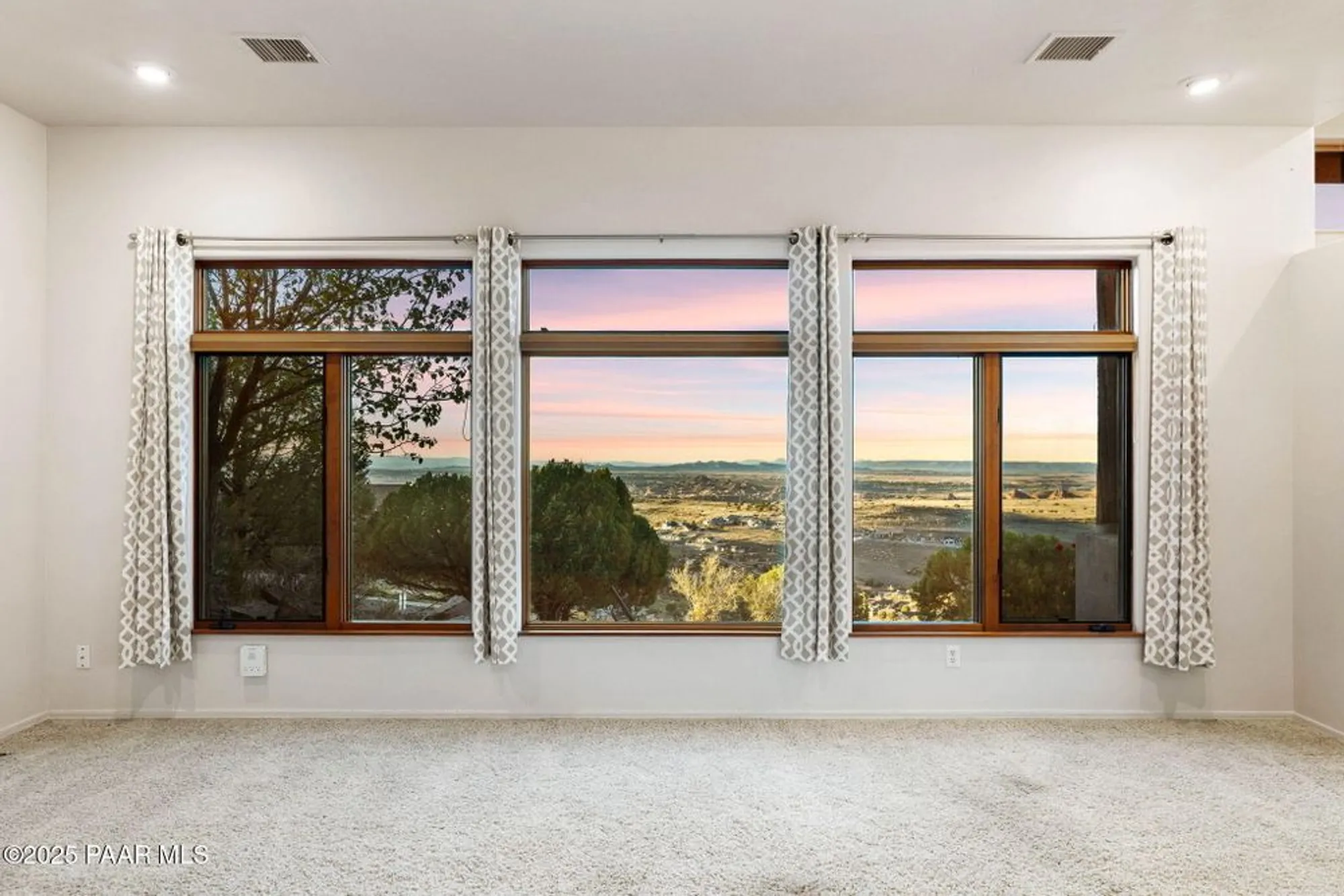 Property Slideshow image 10 of 46 | 1047 yavapai hills dr, Prescott, AZ, 86301