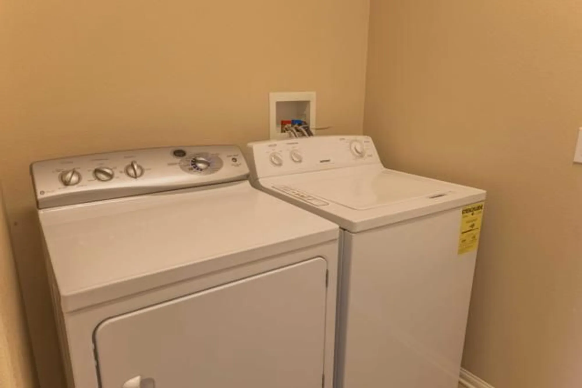 Property Slideshow image 17 of 21 | 81701 avenida de baile, Indio, CA, 92203